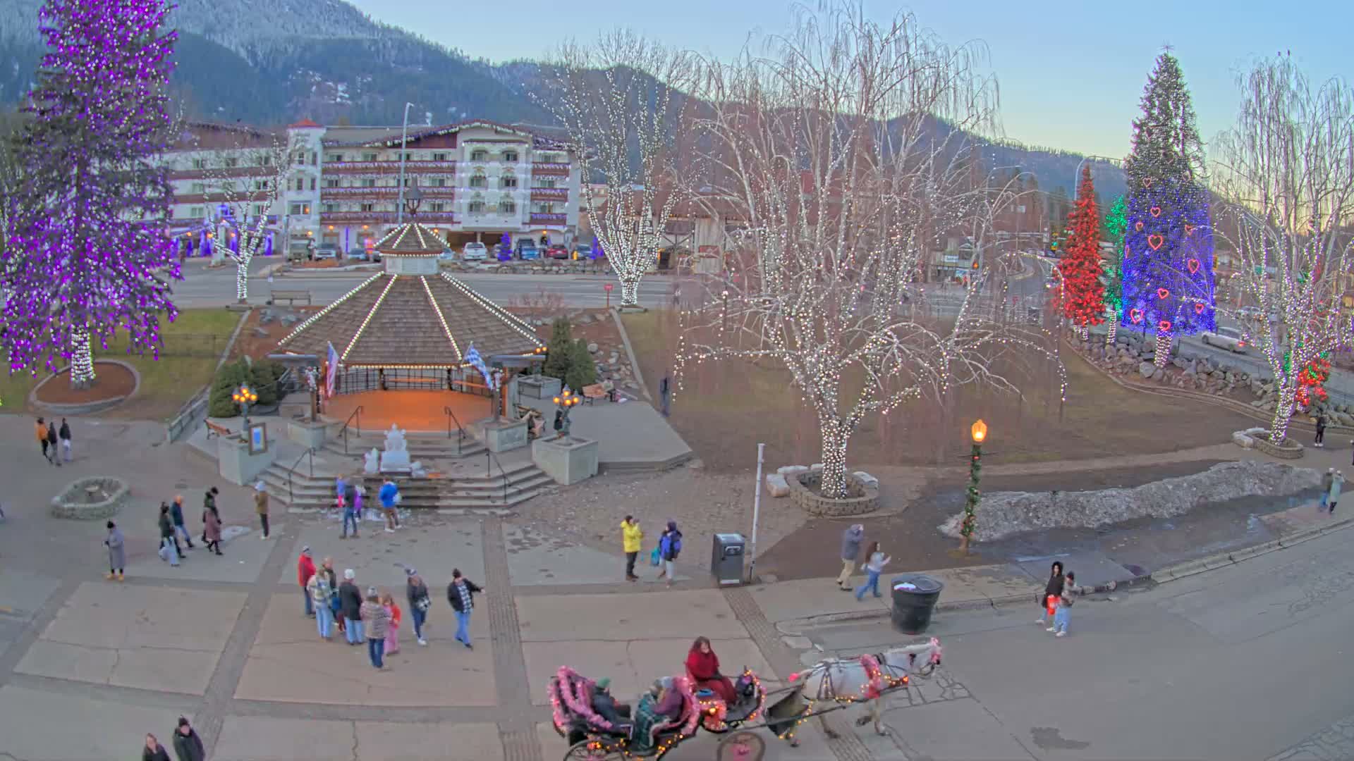 Leavenworth Village Front Street Park  Live Cam - Leavenworth, Chelan, Washington, USA