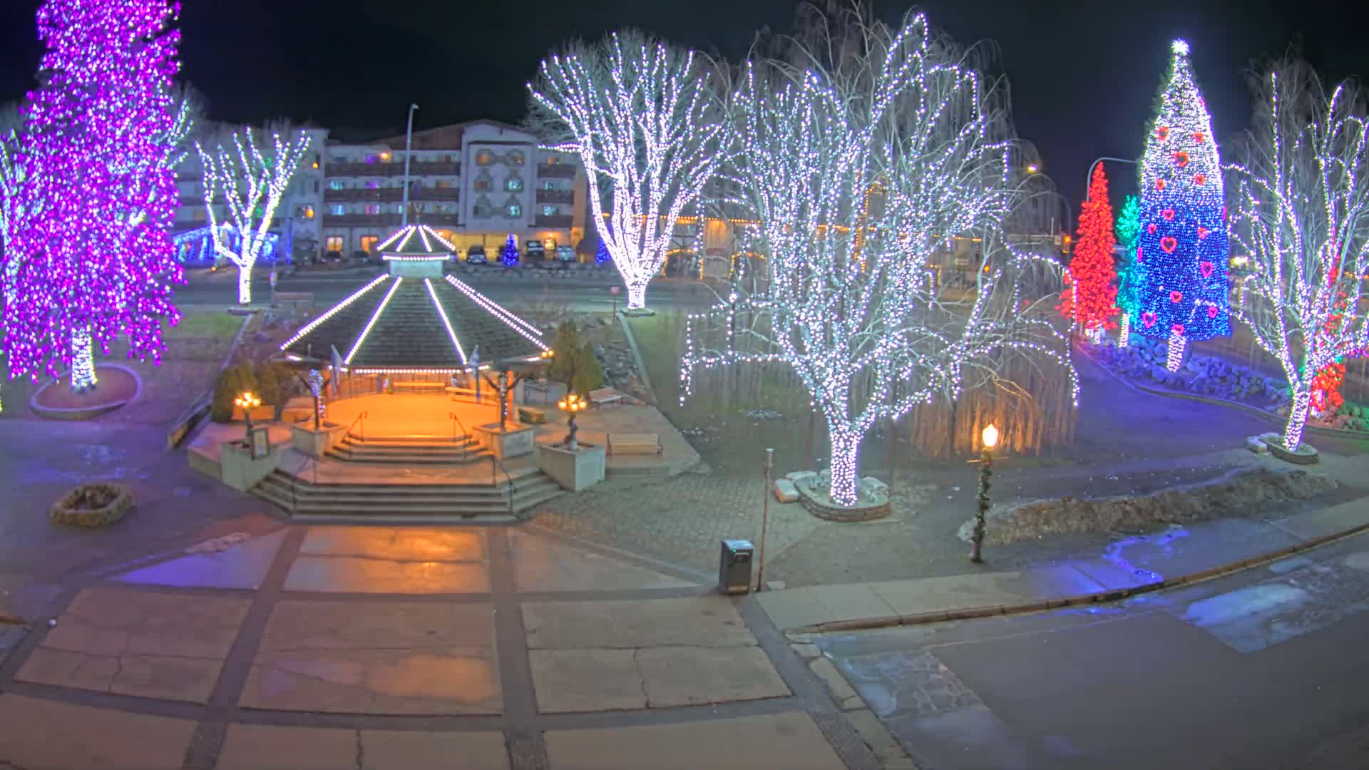 Leavenworth Village Front Street Park  Live Cam - Leavenworth, Chelan, Washington, USA