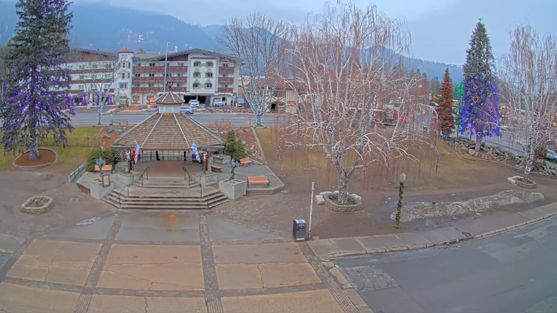 Leavenworth Village Front Street Park  Live Cam - Leavenworth, Chelan, Washington, USA