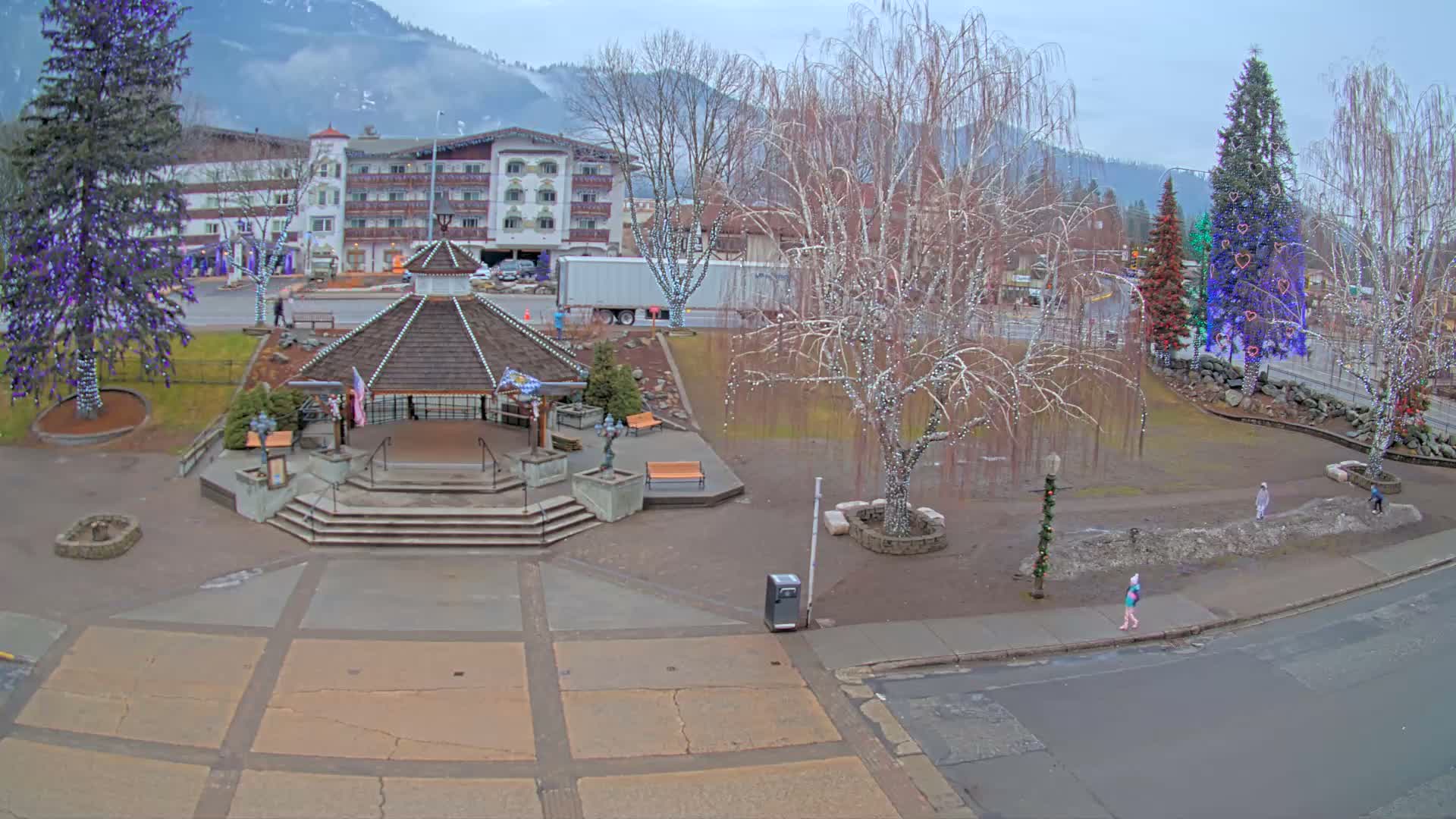 Leavenworth Village Front Street Park  Live Cam - Leavenworth, Chelan, Washington, USA