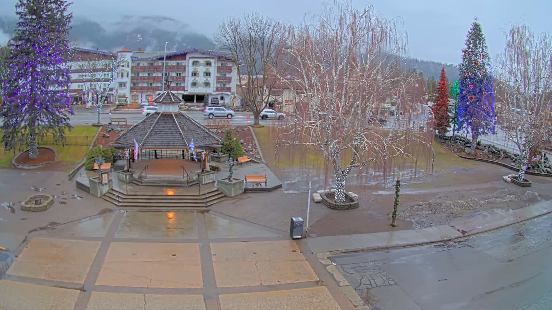 Leavenworth Village Front Street Park  Live Cam - Leavenworth, Chelan, Washington, USA