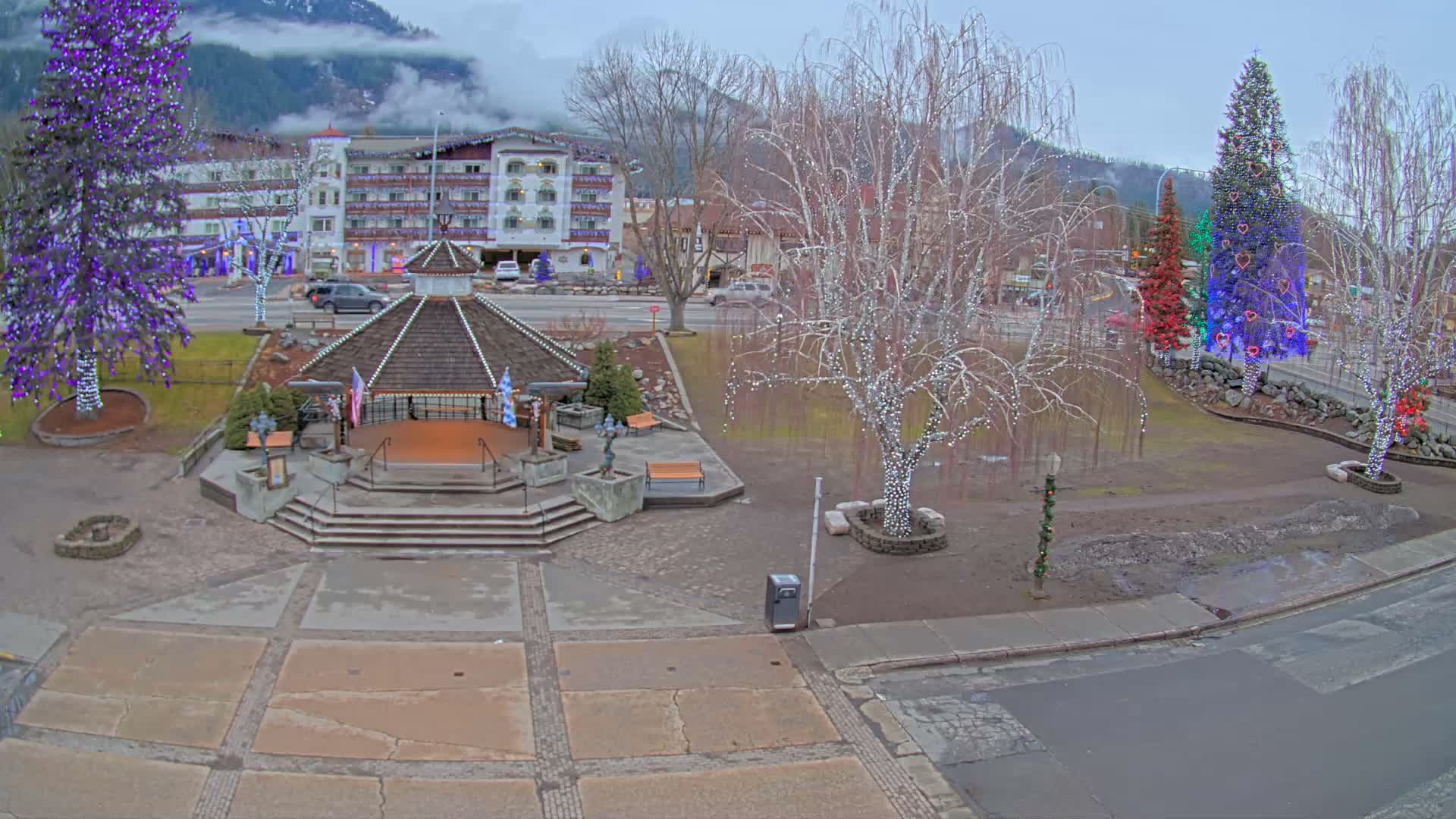 Leavenworth Village Front Street Park  Live Cam - Leavenworth, Chelan, Washington, USA