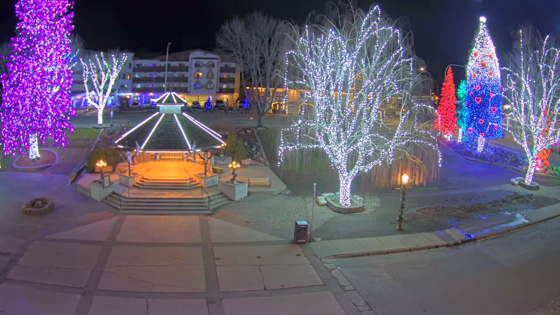 Leavenworth Village Front Street Park  Live Cam - Leavenworth, Chelan, Washington, USA
