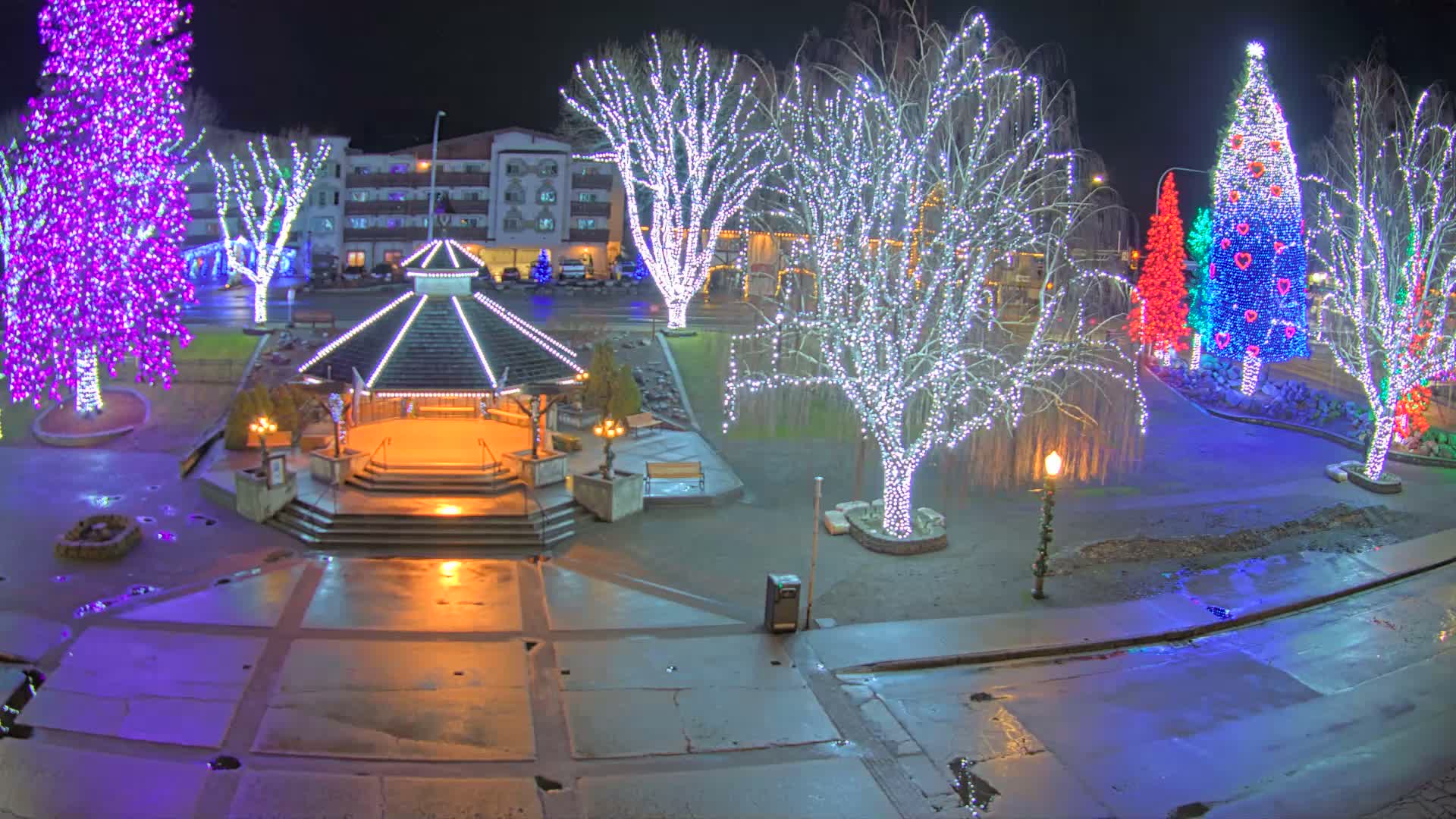 Leavenworth Village Front Street Park  Live Cam - Leavenworth, Chelan, Washington, USA