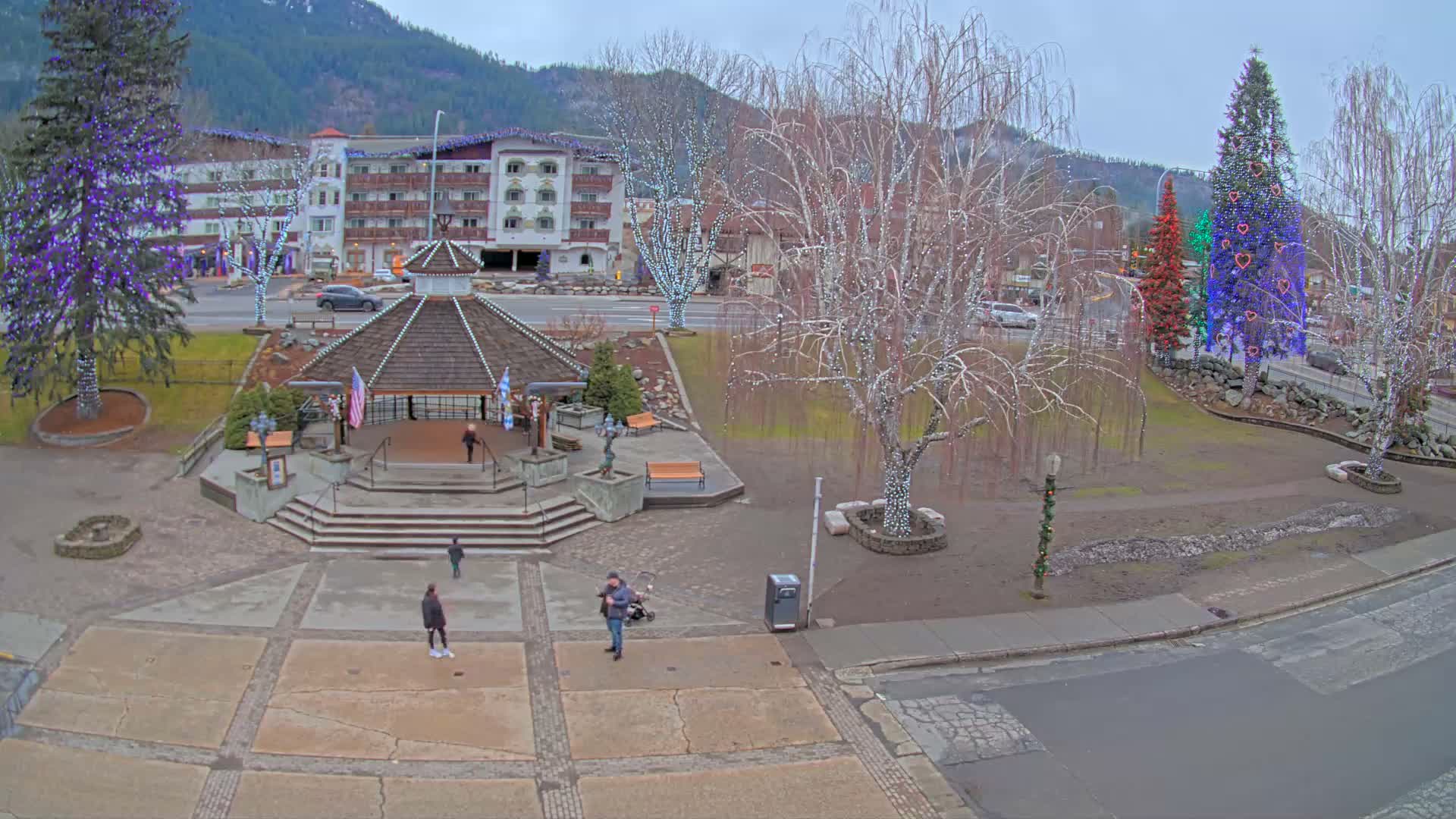 Leavenworth Village Front Street Park  Live Cam - Leavenworth, Chelan, Washington, USA