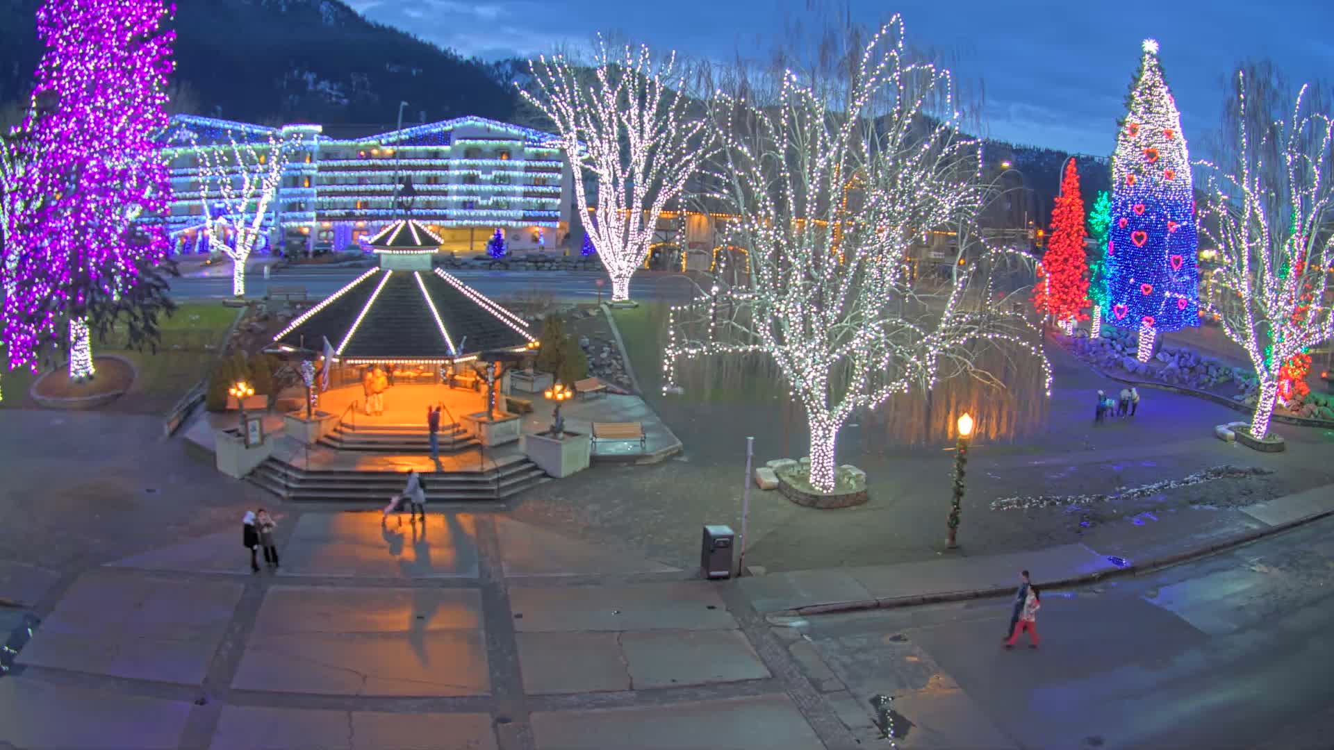 Leavenworth Village Front Street Park  Live Cam - Leavenworth, Chelan, Washington, USA