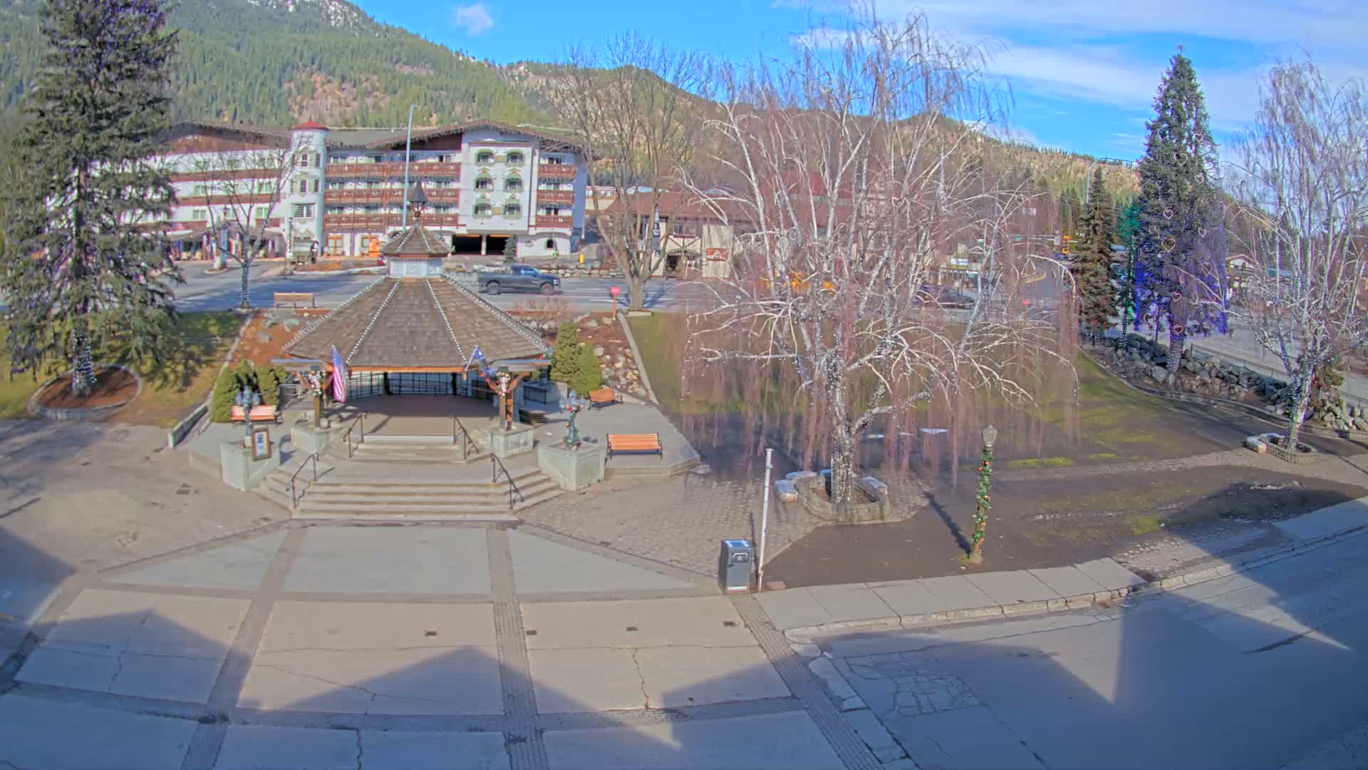 Leavenworth Village Front Street Park  Live Cam - Leavenworth, Chelan, Washington, USA