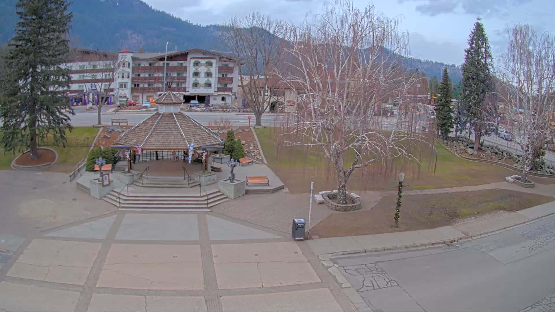 Leavenworth Village Front Street Park  Live Cam - Leavenworth, Chelan, Washington, USA