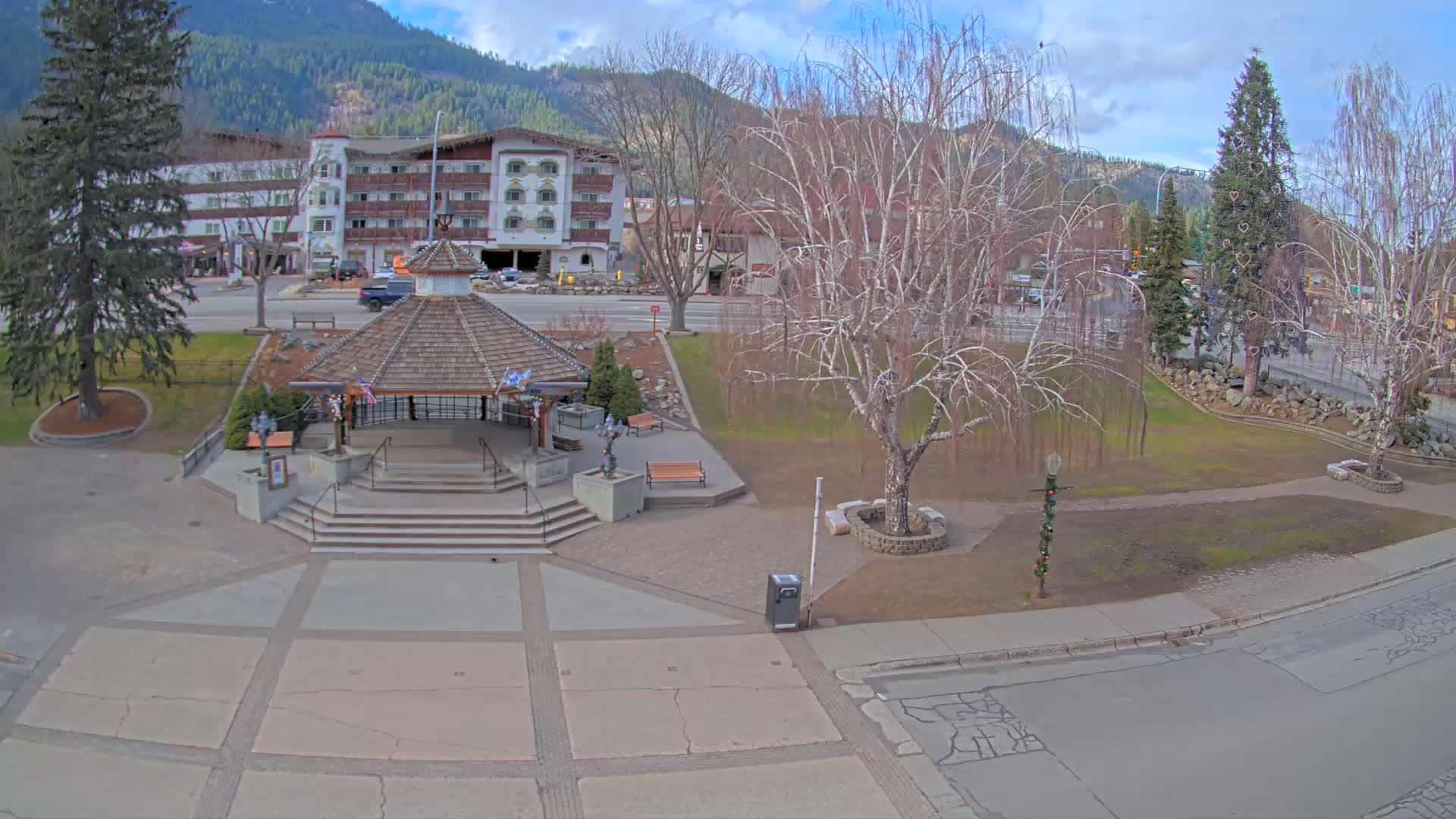 Leavenworth Village Front Street Park  Live Cam - Leavenworth, Chelan, Washington, USA