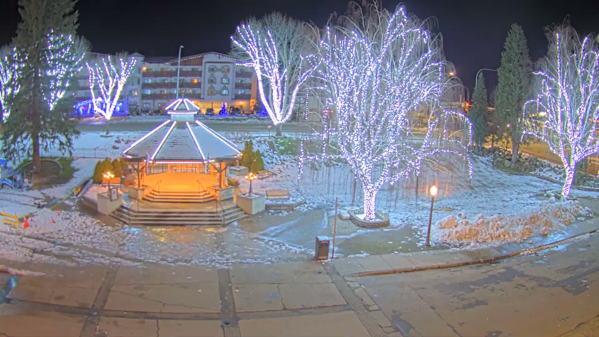 Leavenworth Village Front Street Park  Live Cam - Leavenworth, Chelan, Washington, USA