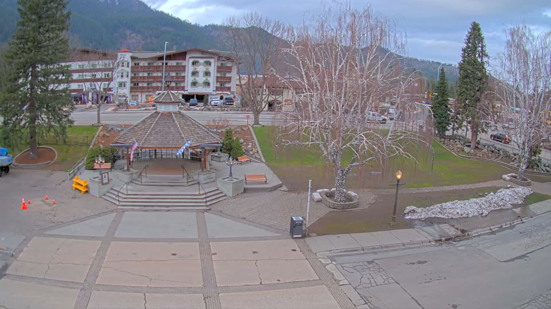 Leavenworth Village Front Street Park  Live Cam - Leavenworth, Chelan, Washington, USA