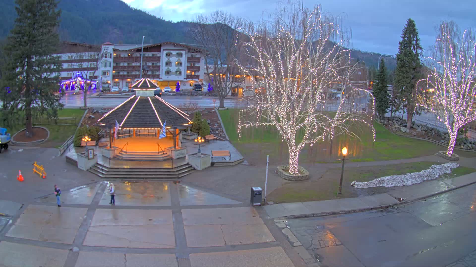 Leavenworth Village Front Street Park  Live Cam - Leavenworth, Chelan, Washington, USA