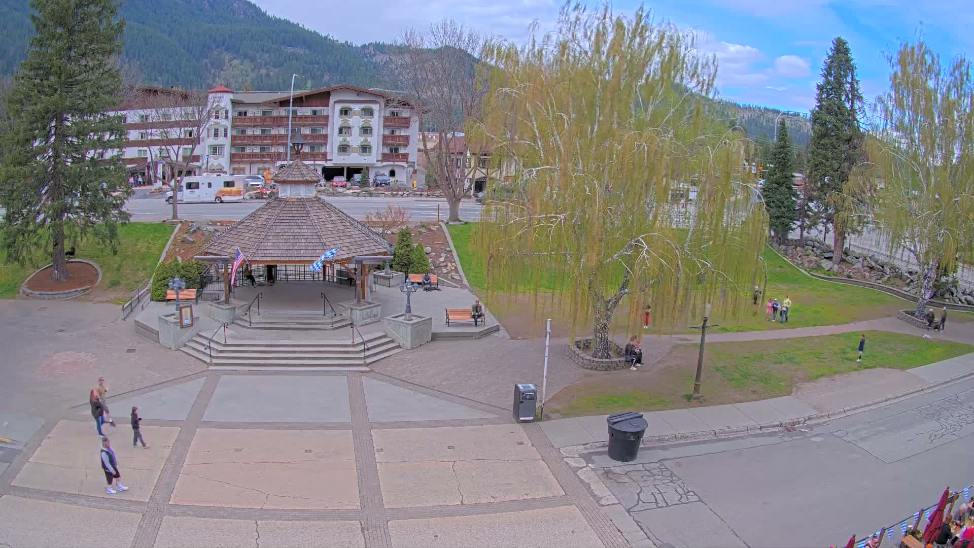Leavenworth Village Front Street Park  Live Cam - Leavenworth, Chelan, Washington, USA