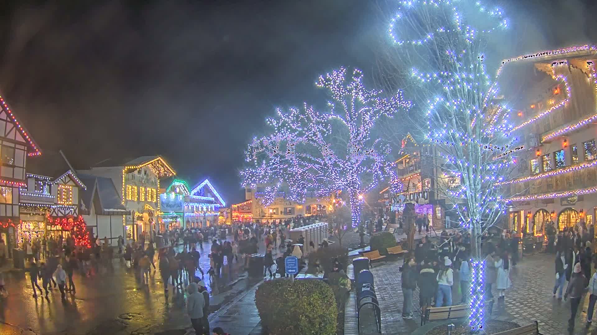 Leavenworth Village Downtown  Live Cam - Leavenworth, Chelan, Washington, USA