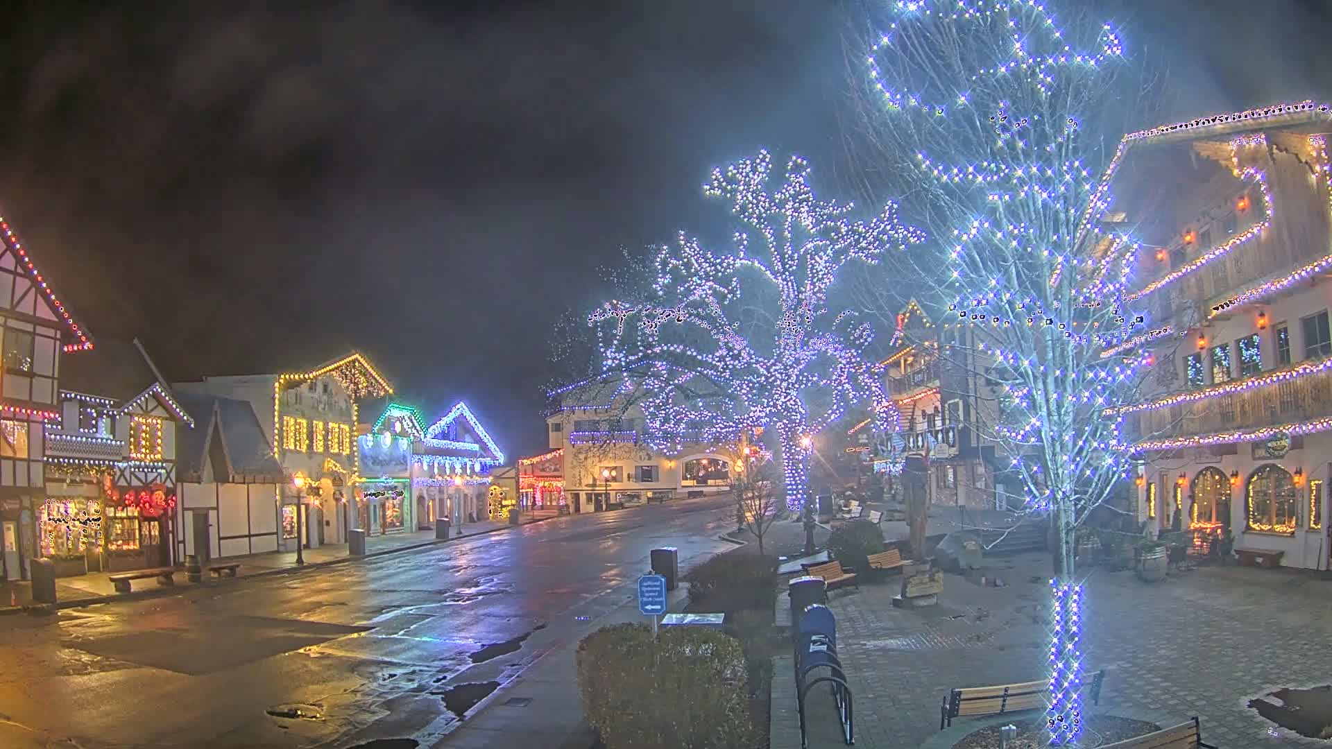 Leavenworth Village Downtown  Live Cam - Leavenworth, Chelan, Washington, USA