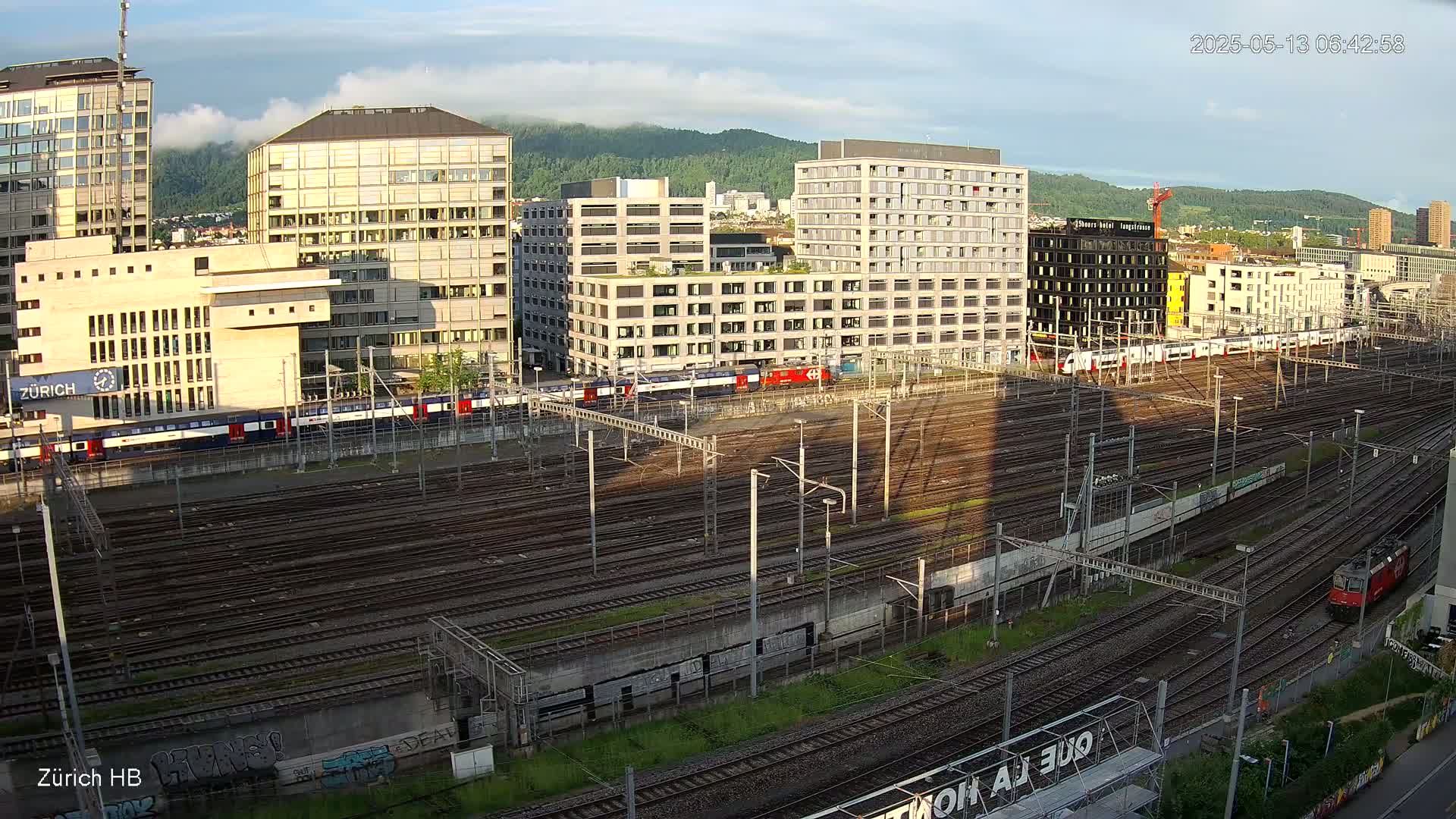 Zurich City & Zürich HB Main Train Station Live Cam - (Kreis 4)Aussersihl, Zurich, Switzerland