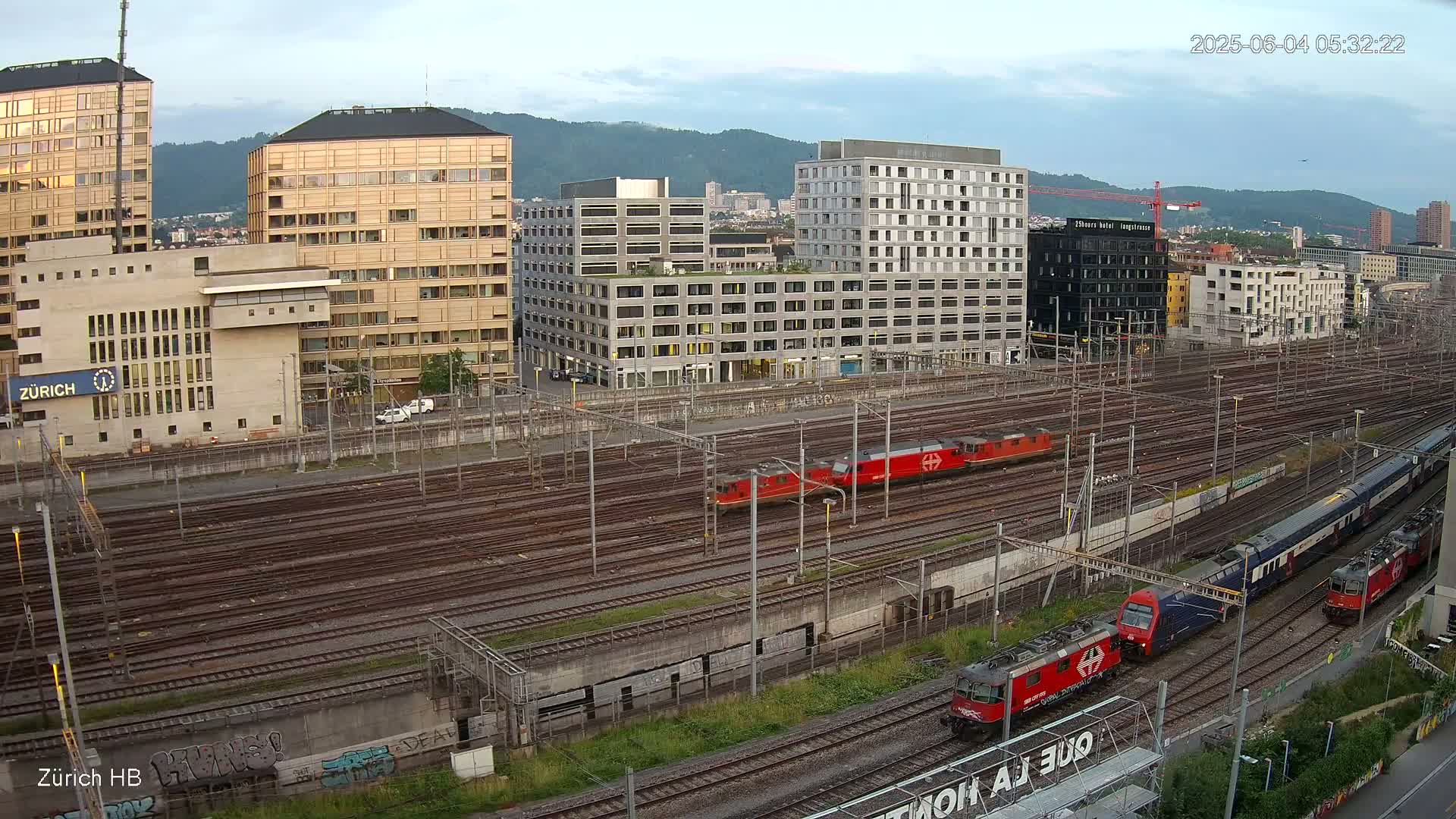 Zurich City & Zürich HB Main Train Station Live Cam - (Kreis 4)Aussersihl, Zurich, Switzerland