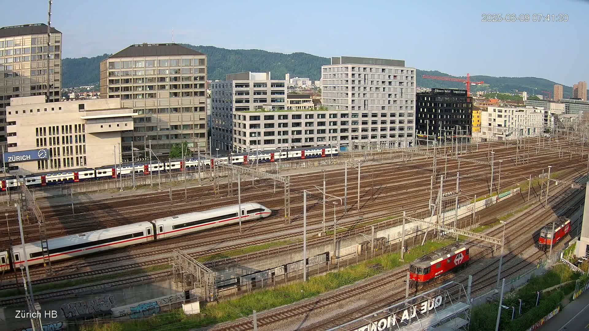 Zurich City & Zürich HB Main Train Station Live Cam - (Kreis 4)Aussersihl, Zurich, Switzerland