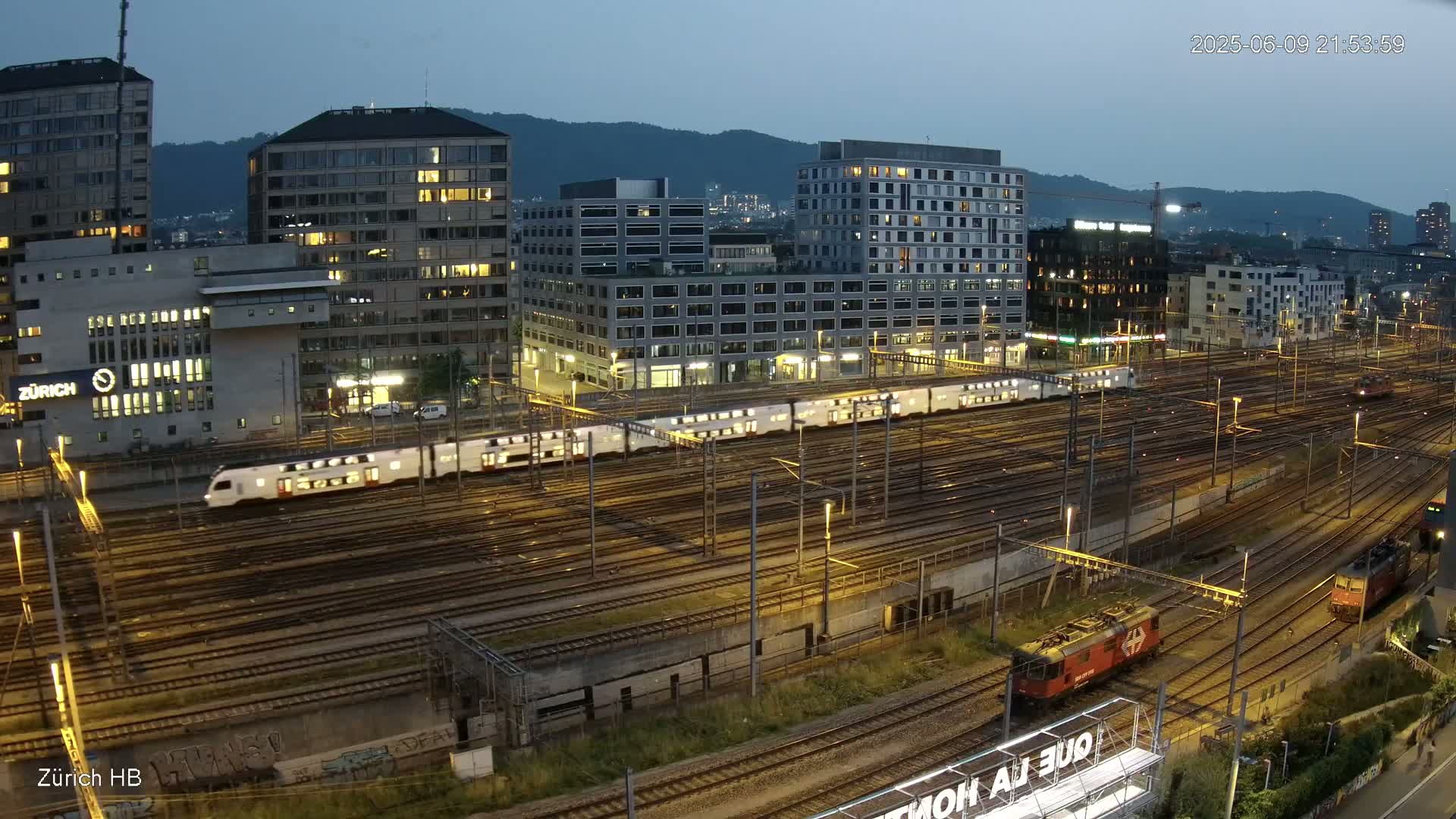 Zurich City & Zürich HB Main Train Station Live Cam - (Kreis 4)Aussersihl, Zurich, Switzerland