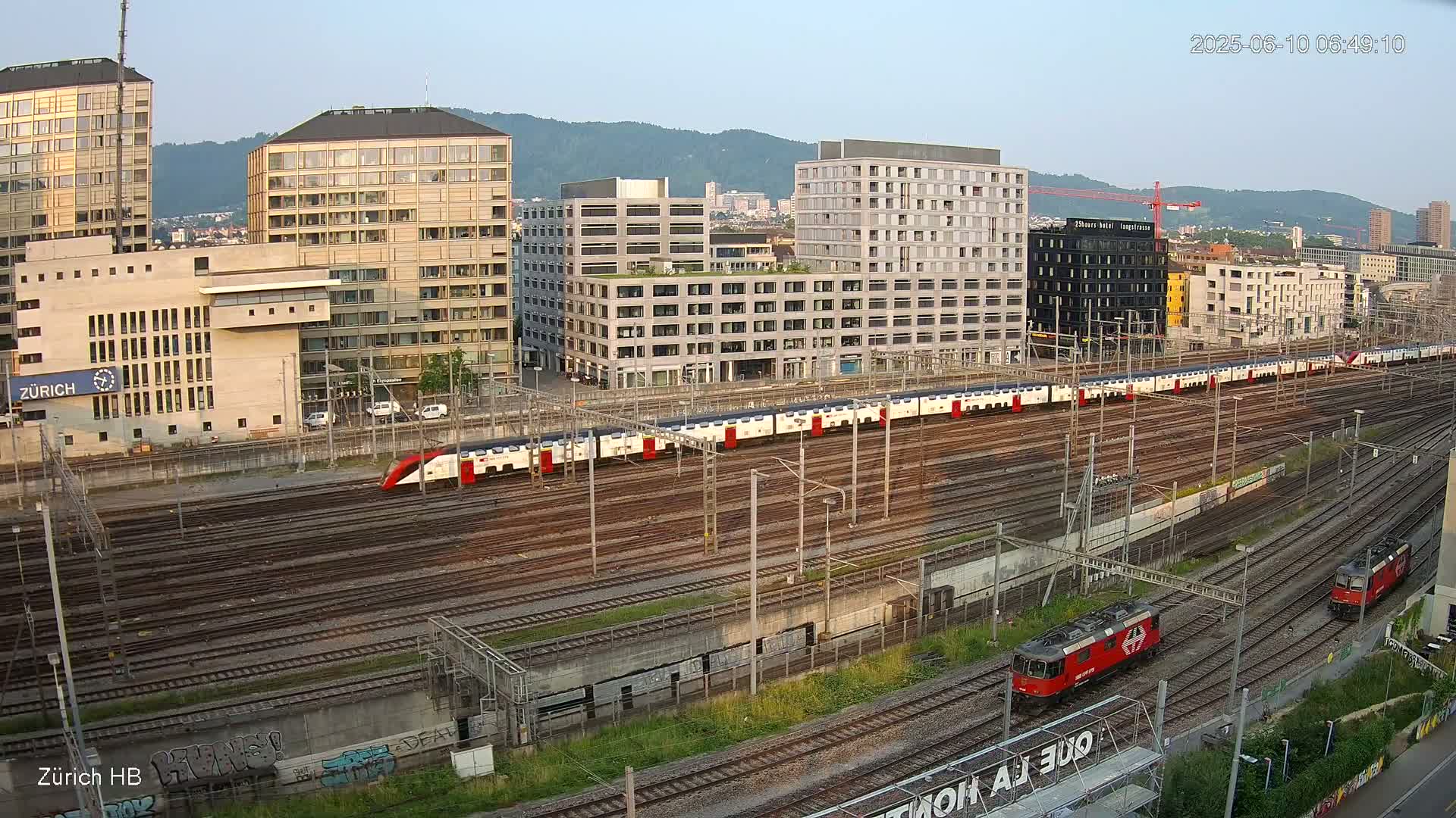 Zurich City & Zürich HB Main Train Station Live Cam - (Kreis 4)Aussersihl, Zurich, Switzerland