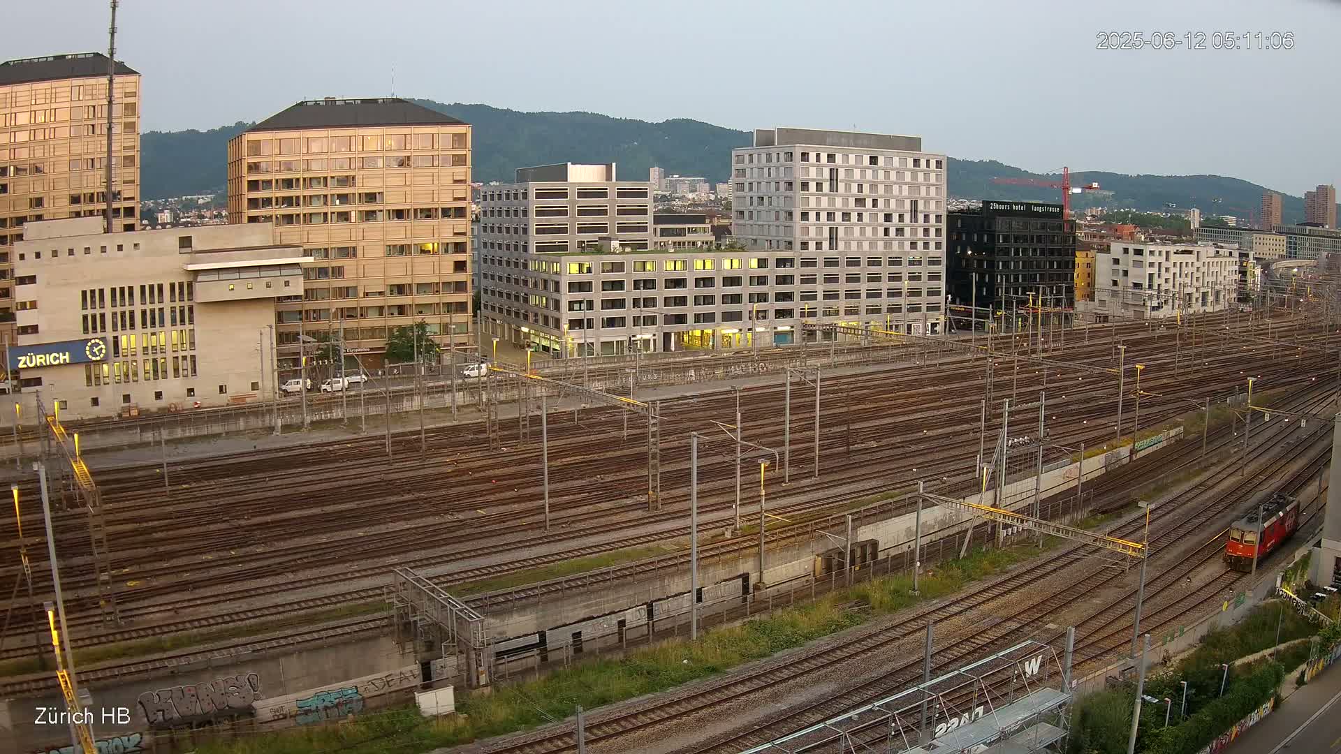 Zurich City & Zürich HB Main Train Station Live Cam - (Kreis 4)Aussersihl, Zurich, Switzerland