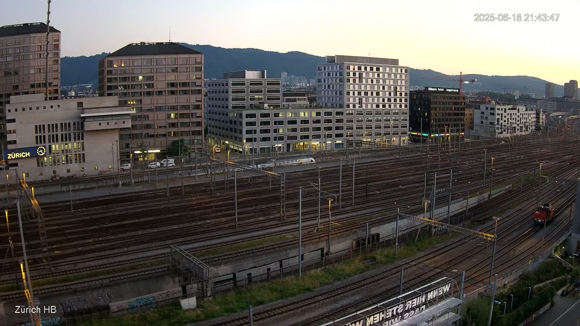 Zurich City & Zürich HB Main Train Station Live Cam - (Kreis 4)Aussersihl, Zurich, Switzerland