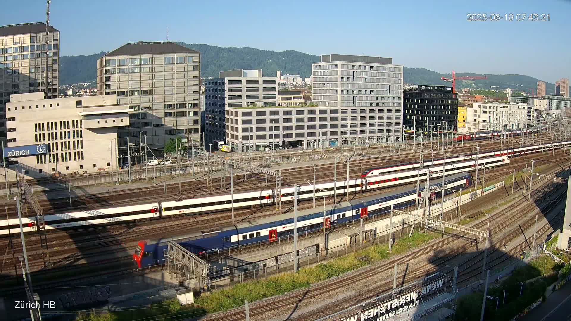 Zurich City & Zürich HB Main Train Station Live Cam - (Kreis 4)Aussersihl, Zurich, Switzerland