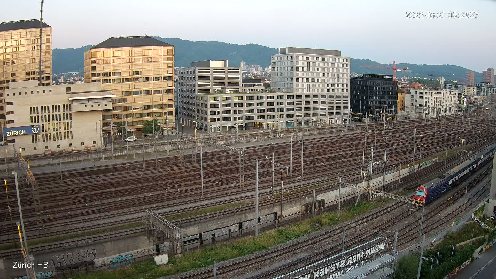 Zurich City & Zürich HB Main Train Station Live Cam - (Kreis 4)Aussersihl, Zurich, Switzerland