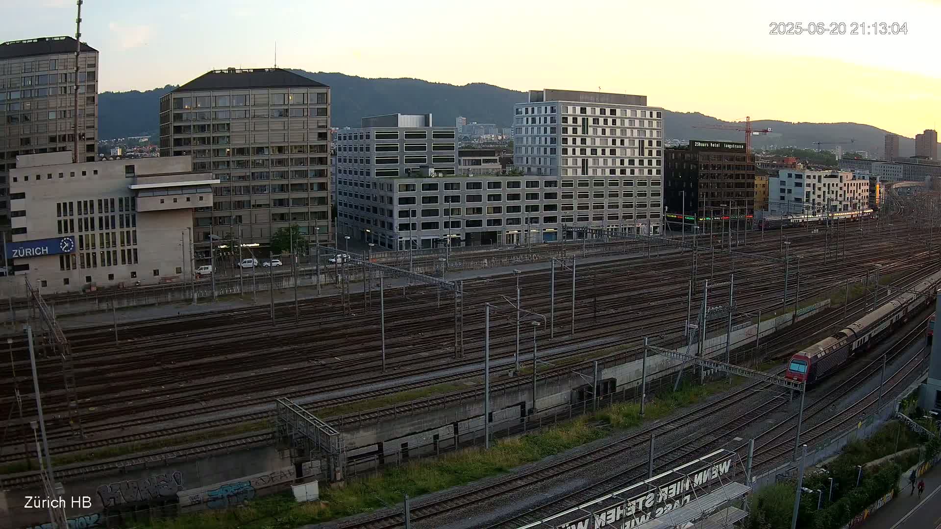 Zurich City & Zürich HB Main Train Station Live Cam - (Kreis 4)Aussersihl, Zurich, Switzerland