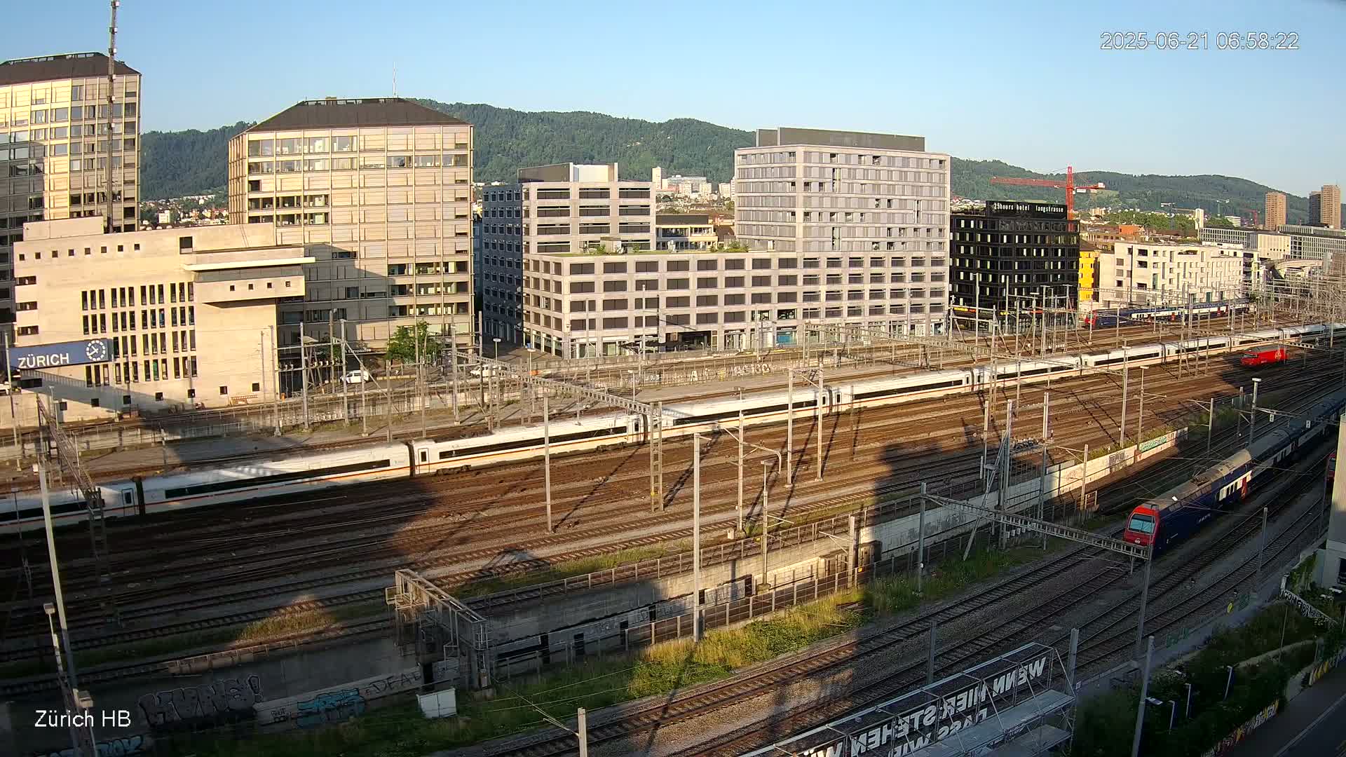 Zurich City & Zürich HB Main Train Station Live Cam - (Kreis 4)Aussersihl, Zurich, Switzerland