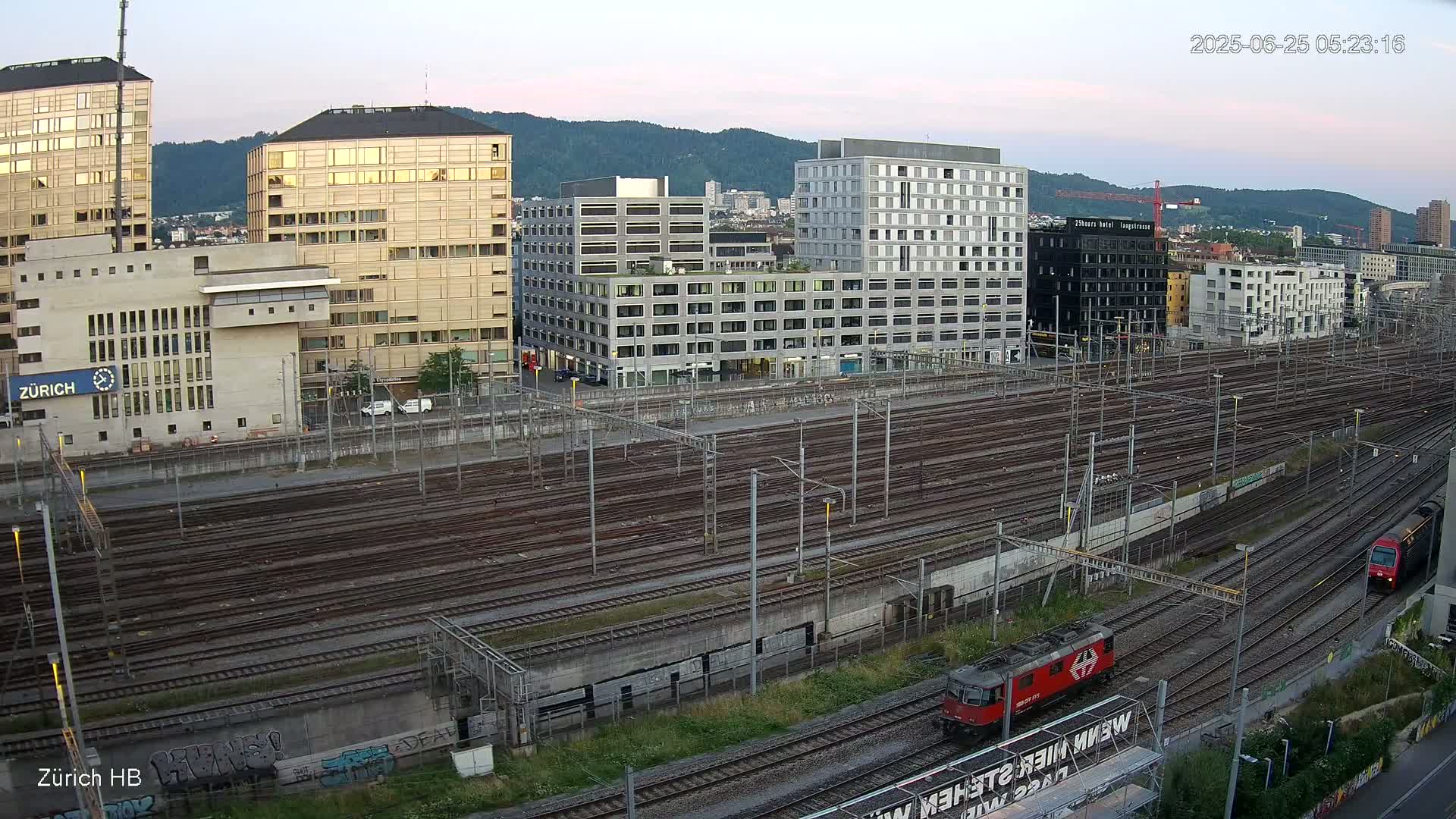 Zurich City & Zürich HB Main Train Station Live Cam - (Kreis 4)Aussersihl, Zurich, Switzerland