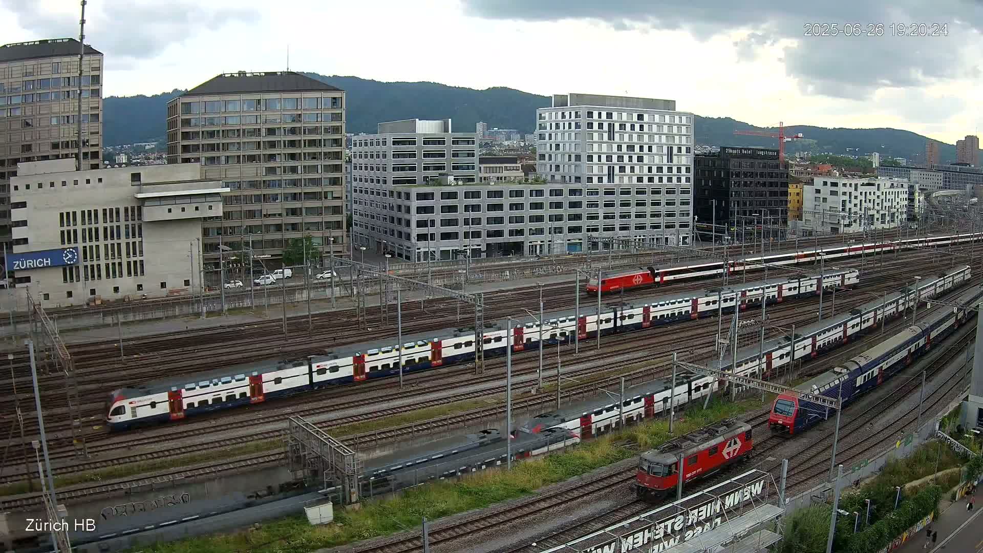 Zurich City & Zürich HB Main Train Station Live Cam - (Kreis 4)Aussersihl, Zurich, Switzerland