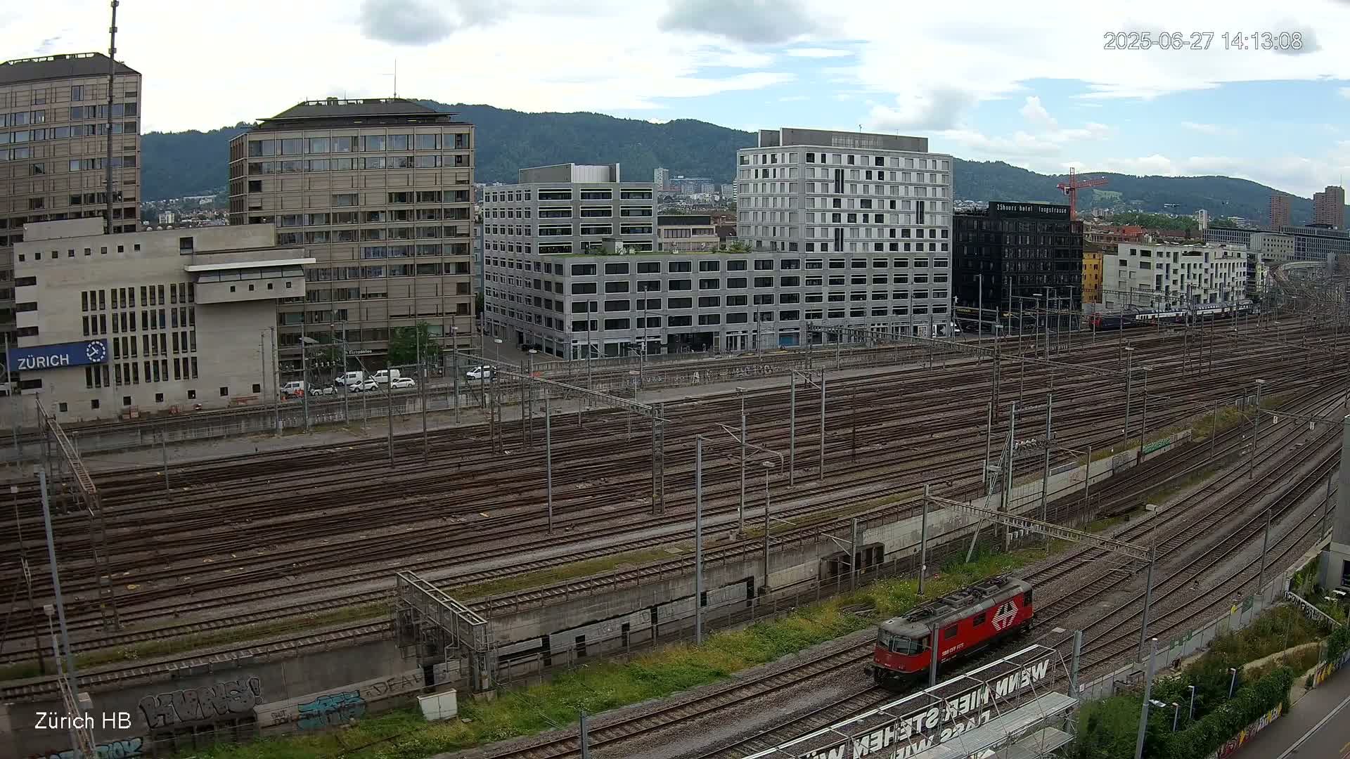 Zurich City & Zürich HB Main Train Station Live Cam - (Kreis 4)Aussersihl, Zurich, Switzerland