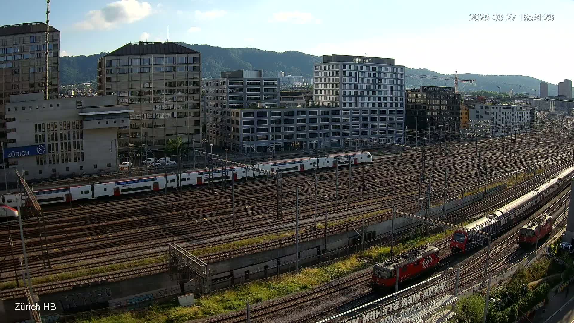 Zurich City & Zürich HB Main Train Station Live Cam - (Kreis 4)Aussersihl, Zurich, Switzerland