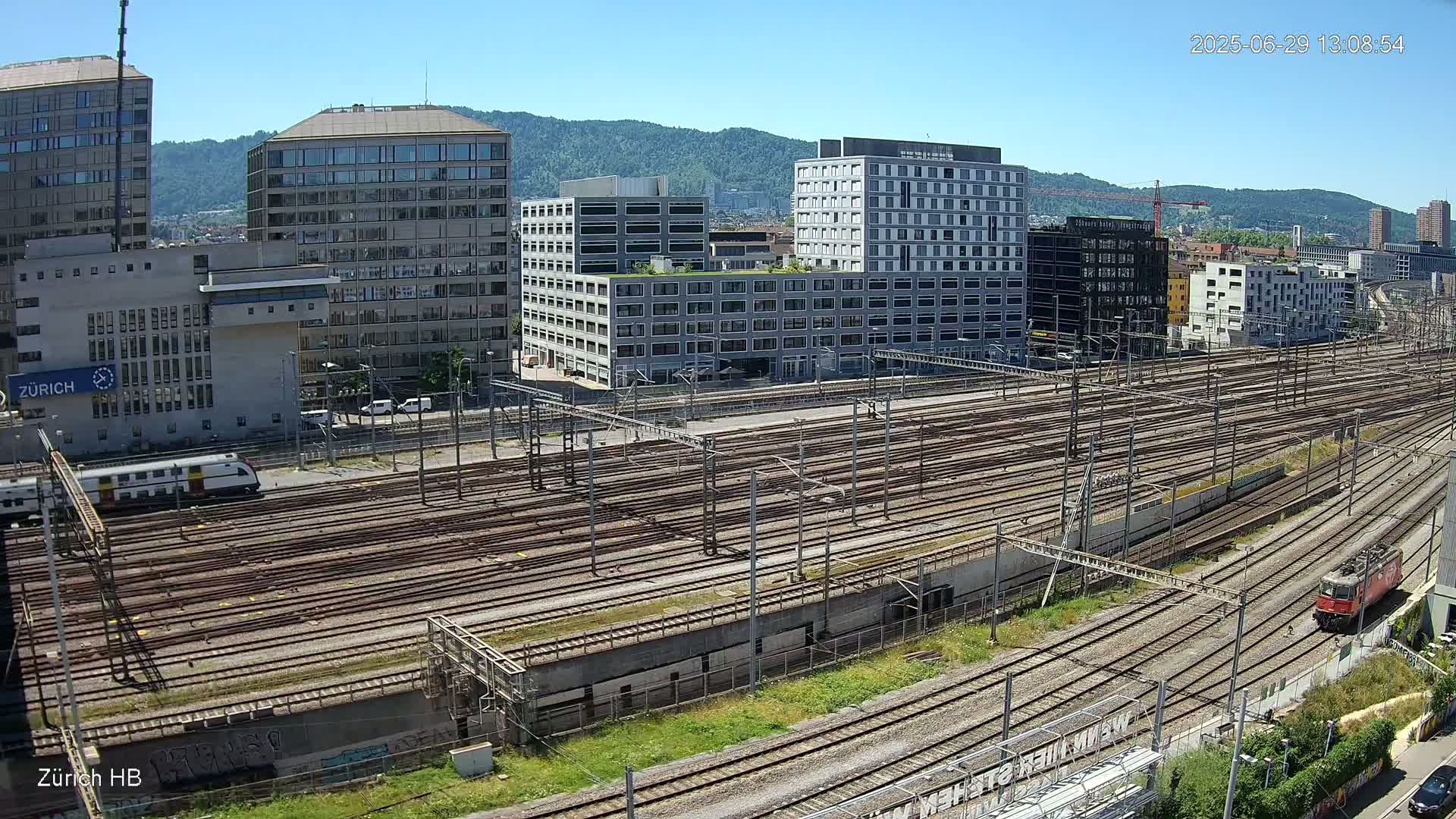 Zurich City & Zürich HB Main Train Station Live Cam - (Kreis 4)Aussersihl, Zurich, Switzerland
