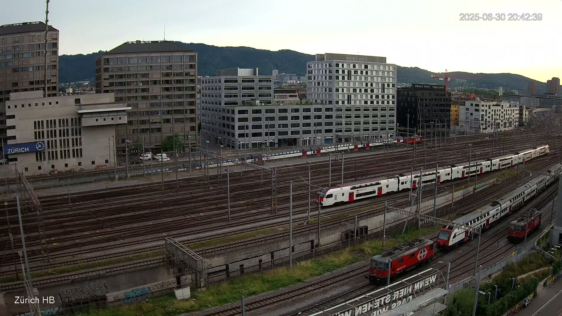Zurich City & Zürich HB Main Train Station Live Cam - (Kreis 4)Aussersihl, Zurich, Switzerland