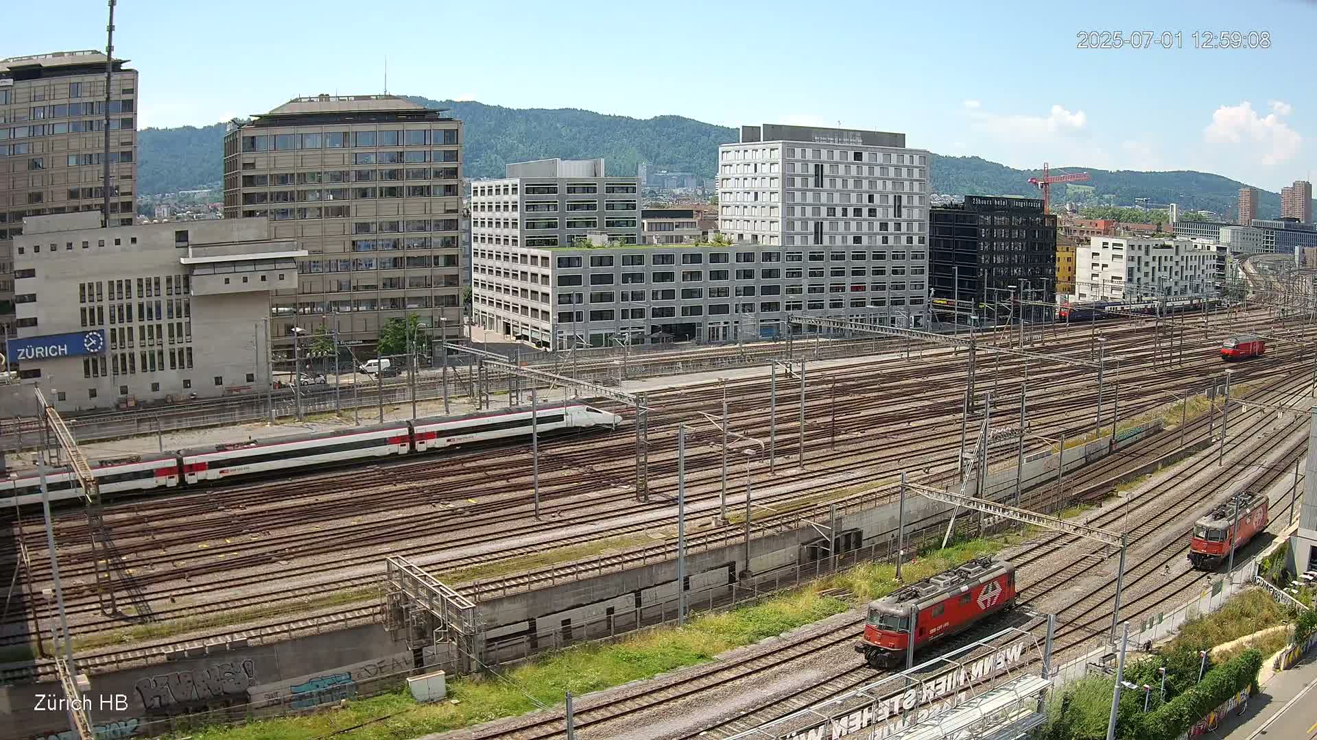 Zurich City & Zürich HB Main Train Station Live Cam - (Kreis 4)Aussersihl, Zurich, Switzerland