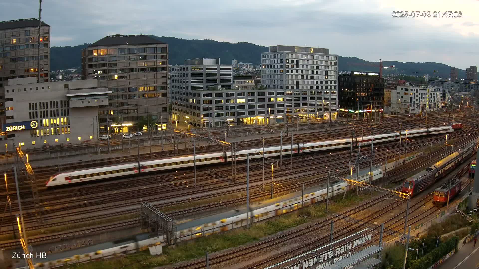 Zurich City & Zürich HB Main Train Station Live Cam - (Kreis 4)Aussersihl, Zurich, Switzerland
