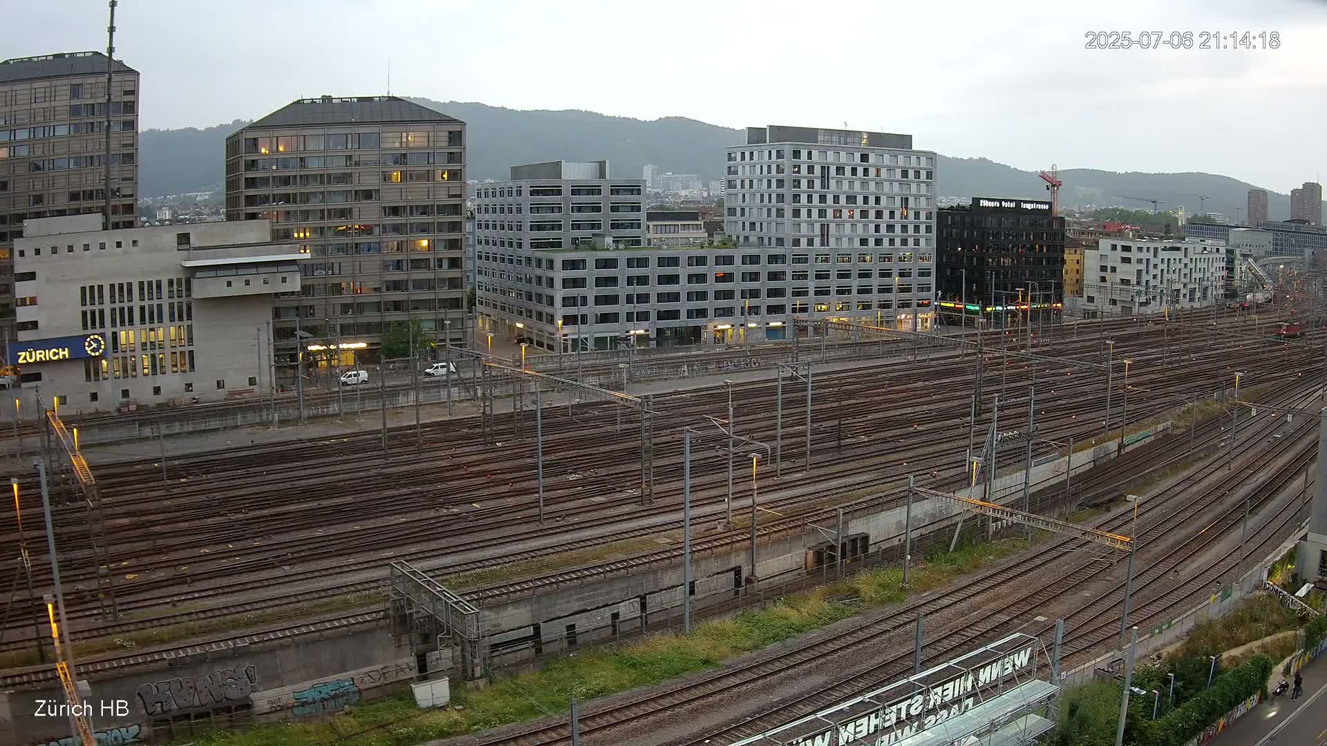 Zurich City & Zürich HB Main Train Station Live Cam - (Kreis 4)Aussersihl, Zurich, Switzerland