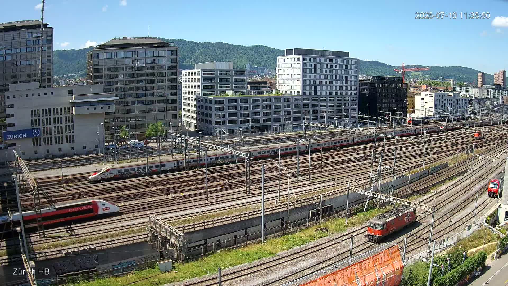 Zurich City & Zürich HB Main Train Station Live Cam - (Kreis 4)Aussersihl, Zurich, Switzerland