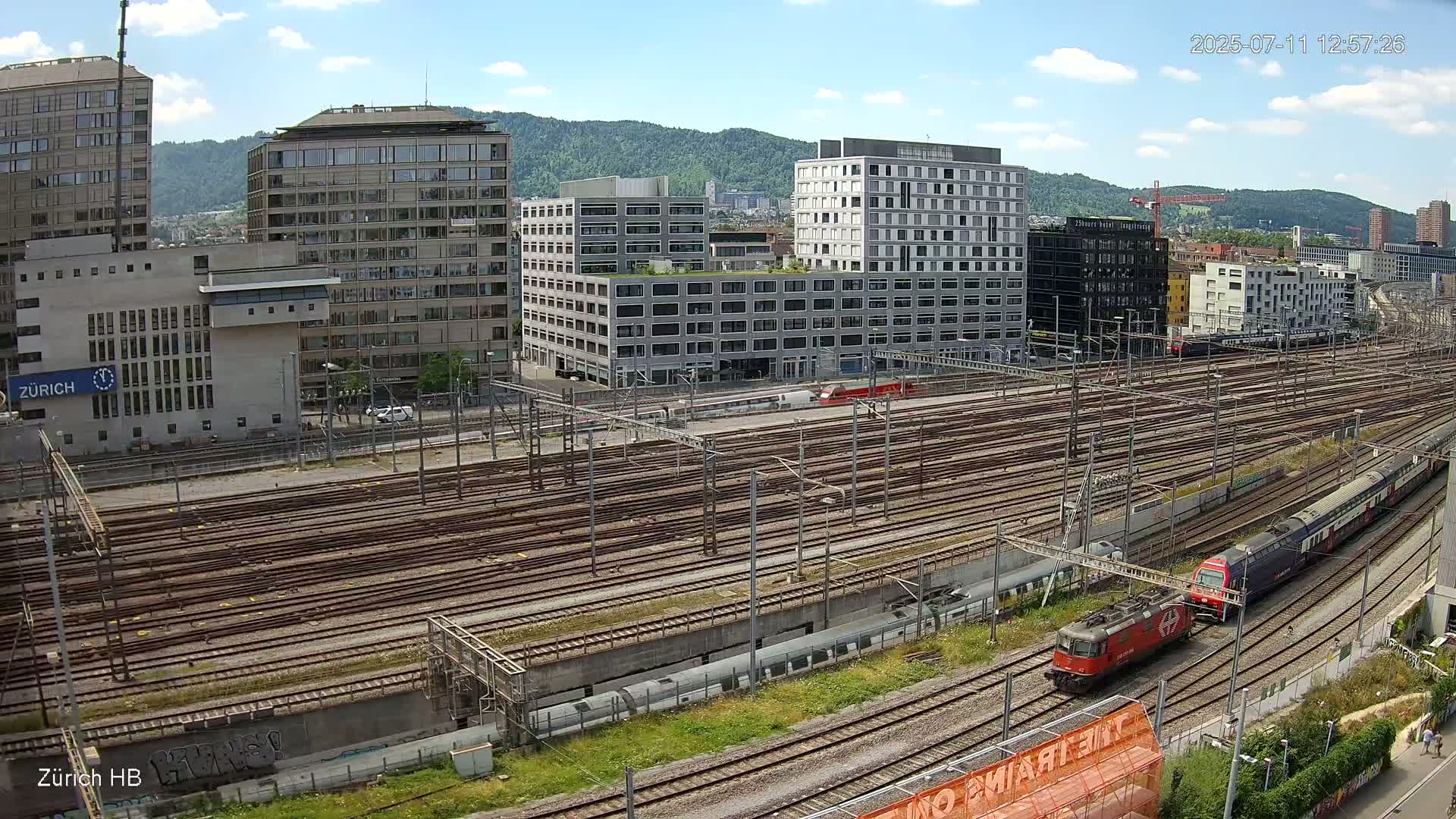 Zurich City & Zürich HB Main Train Station Live Cam - (Kreis 4)Aussersihl, Zurich, Switzerland