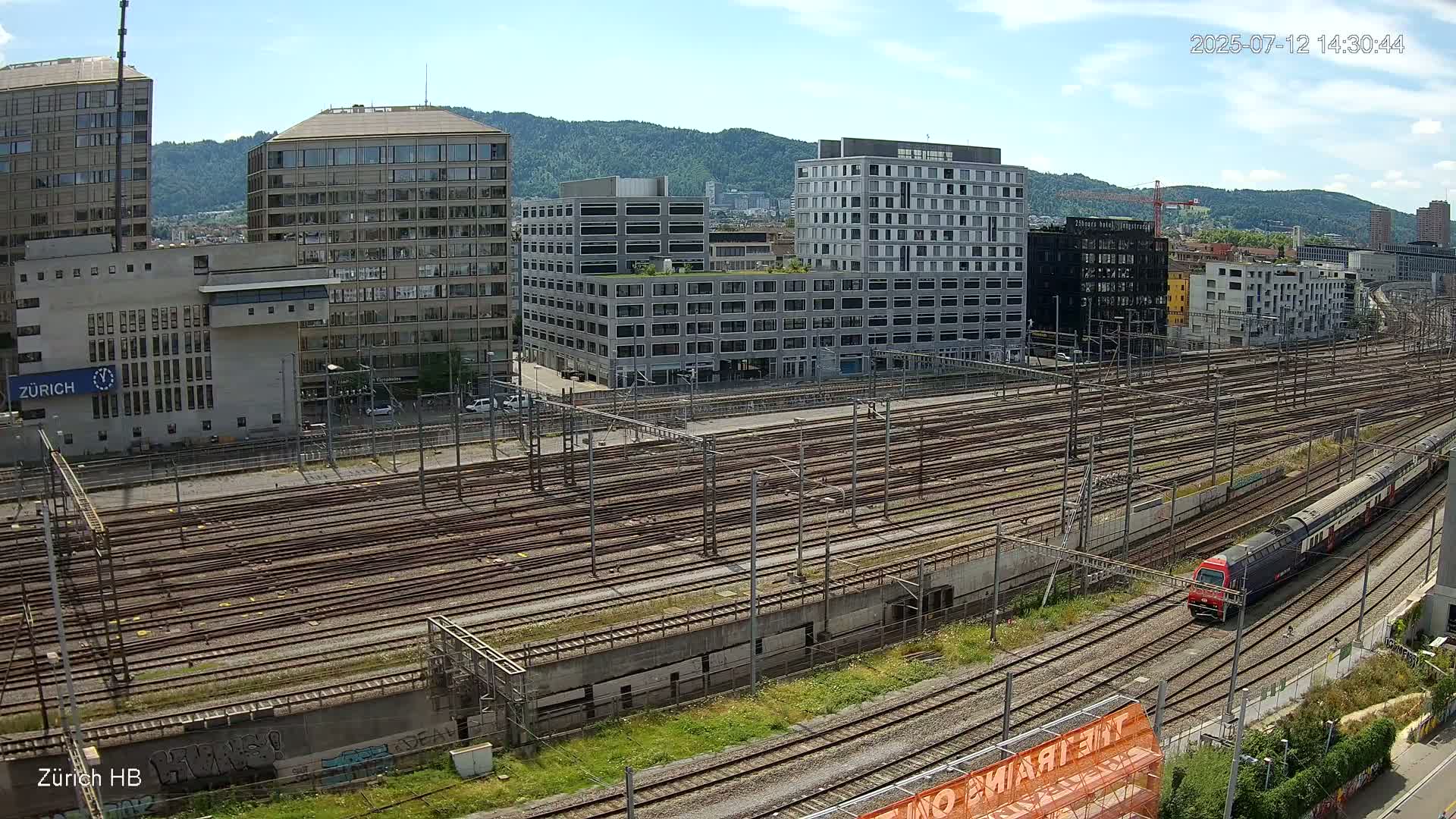 Zurich City & Zürich HB Main Train Station Live Cam - (Kreis 4)Aussersihl, Zurich, Switzerland