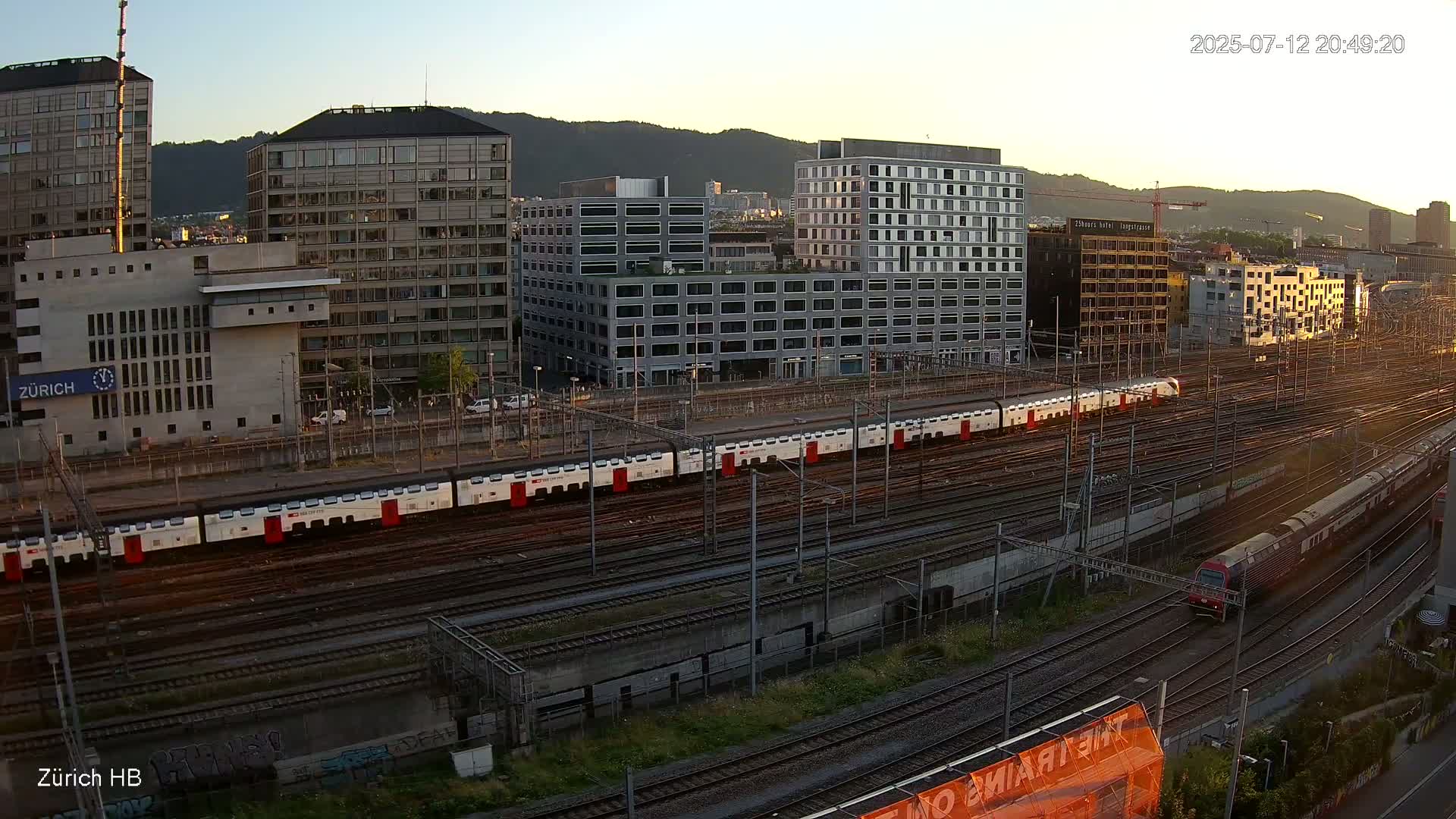 Zurich City & Zürich HB Main Train Station Live Cam - (Kreis 4)Aussersihl, Zurich, Switzerland