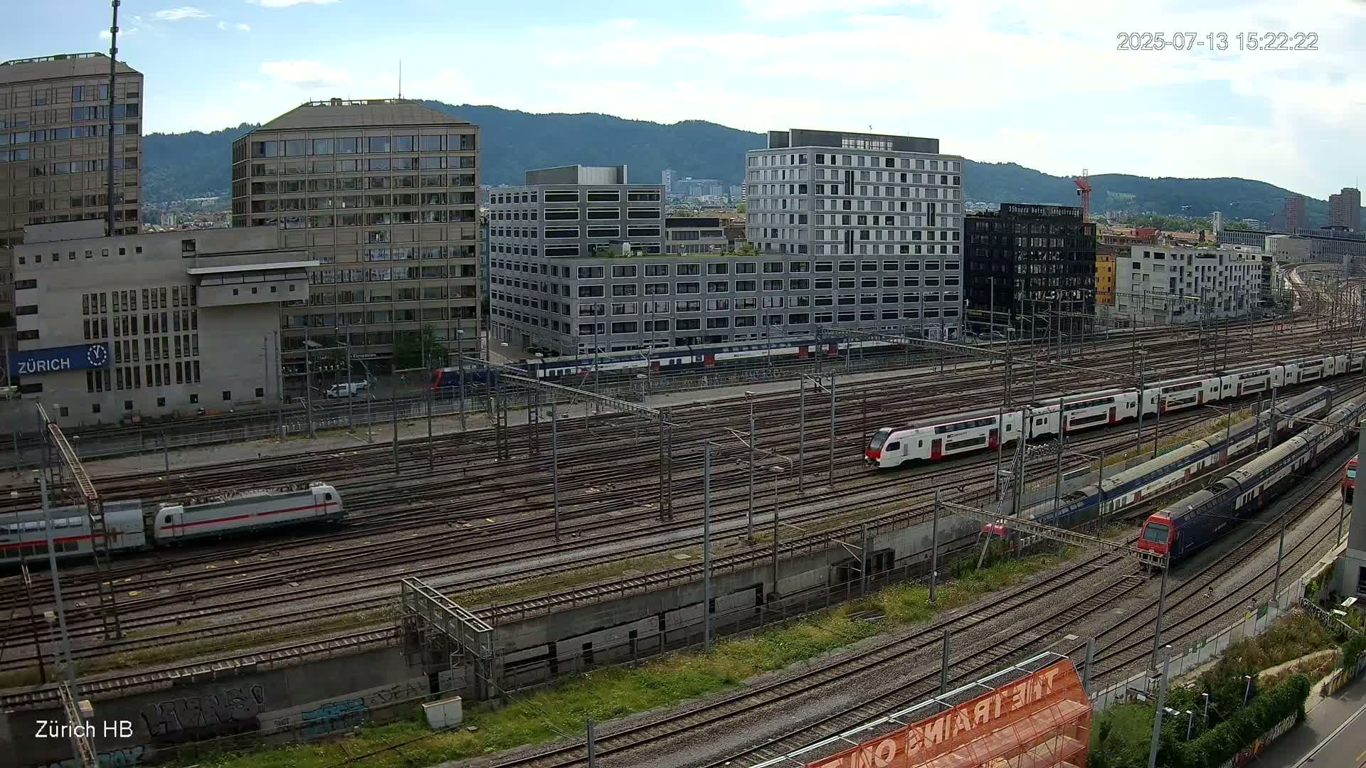 Zurich City & Zürich HB Main Train Station Live Cam - (Kreis 4)Aussersihl, Zurich, Switzerland