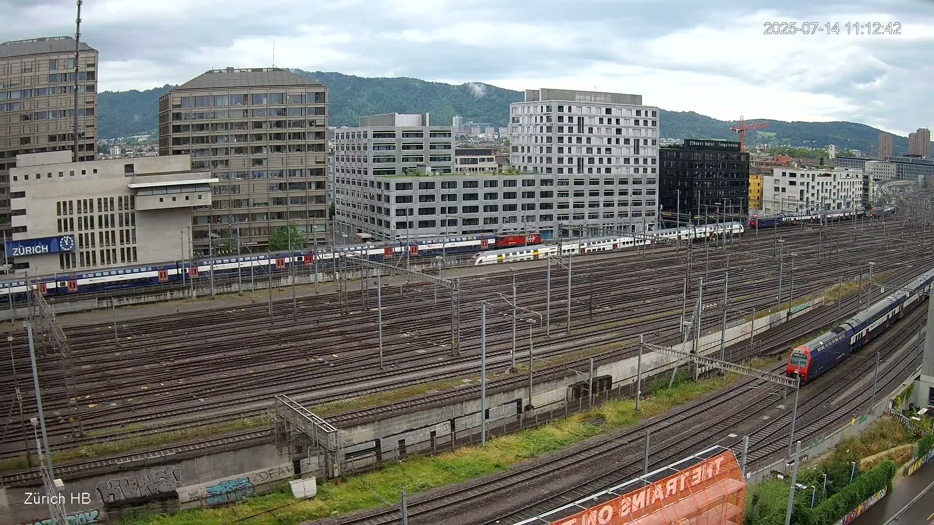 Zurich City & Zürich HB Main Train Station Live Cam - (Kreis 4)Aussersihl, Zurich, Switzerland