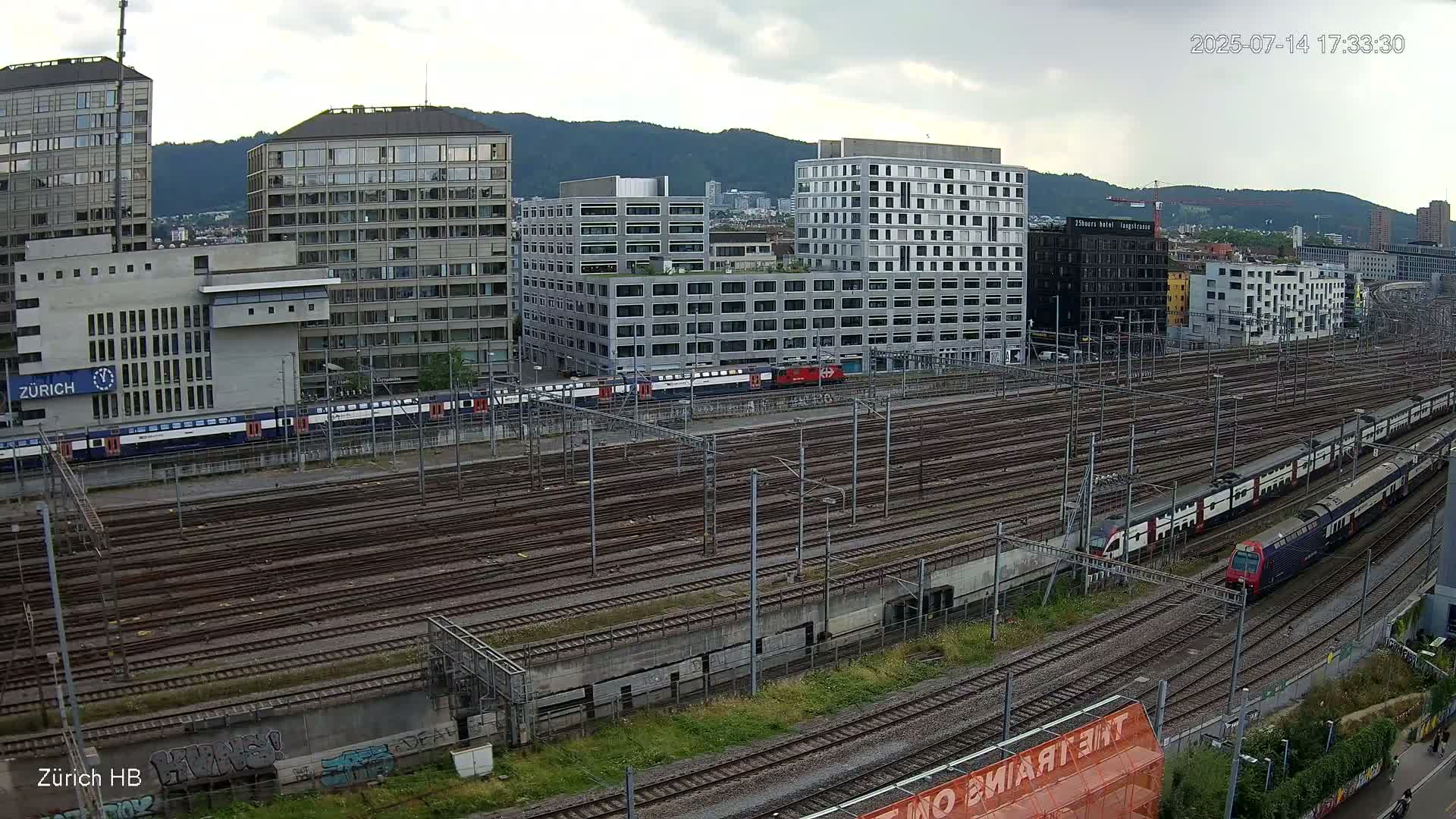 Zurich City & Zürich HB Main Train Station Live Cam - (Kreis 4)Aussersihl, Zurich, Switzerland