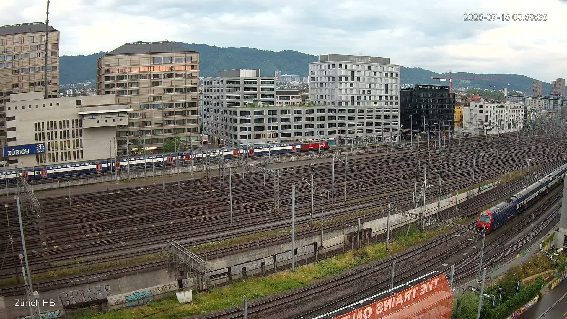 Zurich City & Zürich HB Main Train Station Live Cam - (Kreis 4)Aussersihl, Zurich, Switzerland