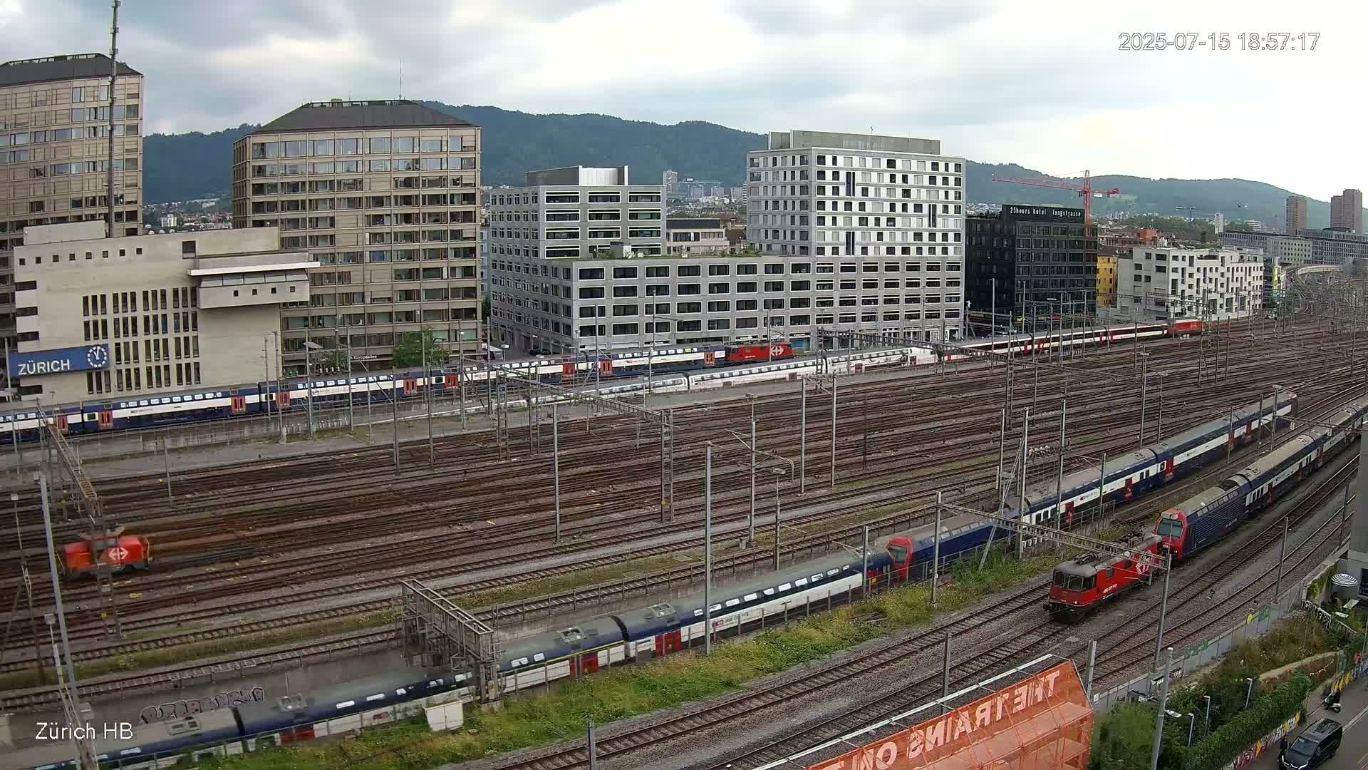 Zurich City & Zürich HB Main Train Station Live Cam - (Kreis 4)Aussersihl, Zurich, Switzerland