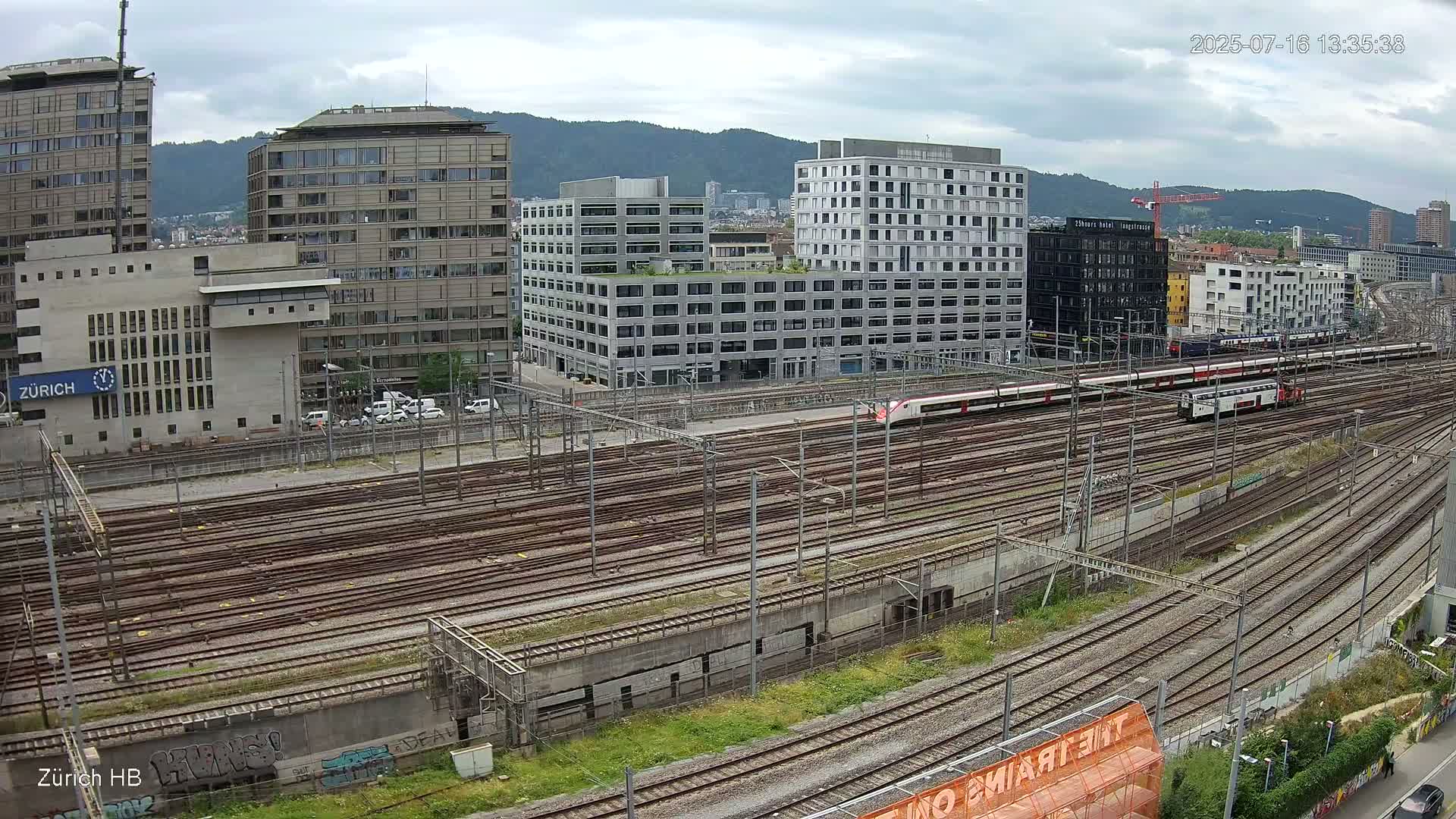 Zurich City & Zürich HB Main Train Station Live Cam - (Kreis 4)Aussersihl, Zurich, Switzerland
