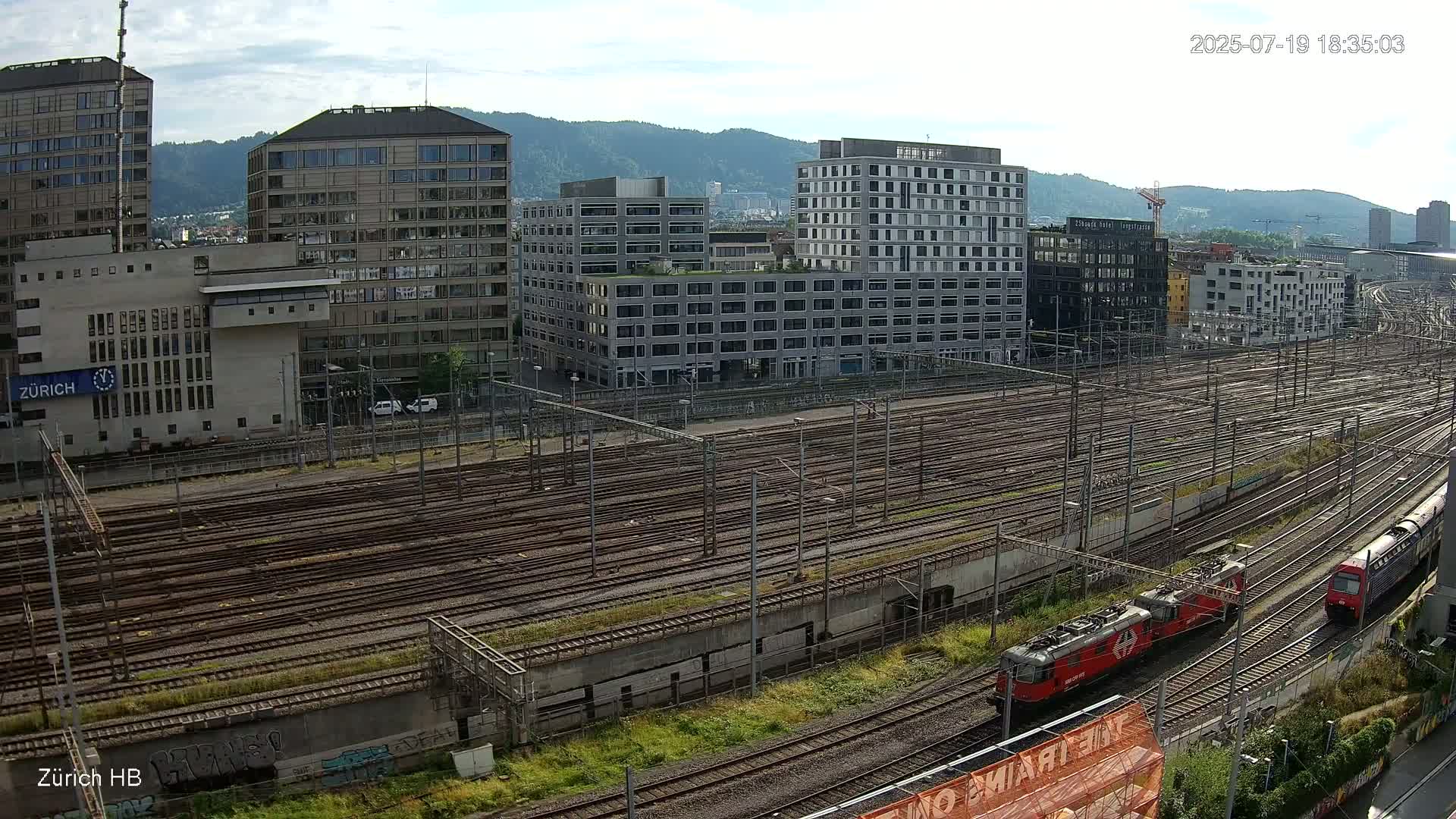 Zurich City & Zürich HB Main Train Station Live Cam - (Kreis 4)Aussersihl, Zurich, Switzerland